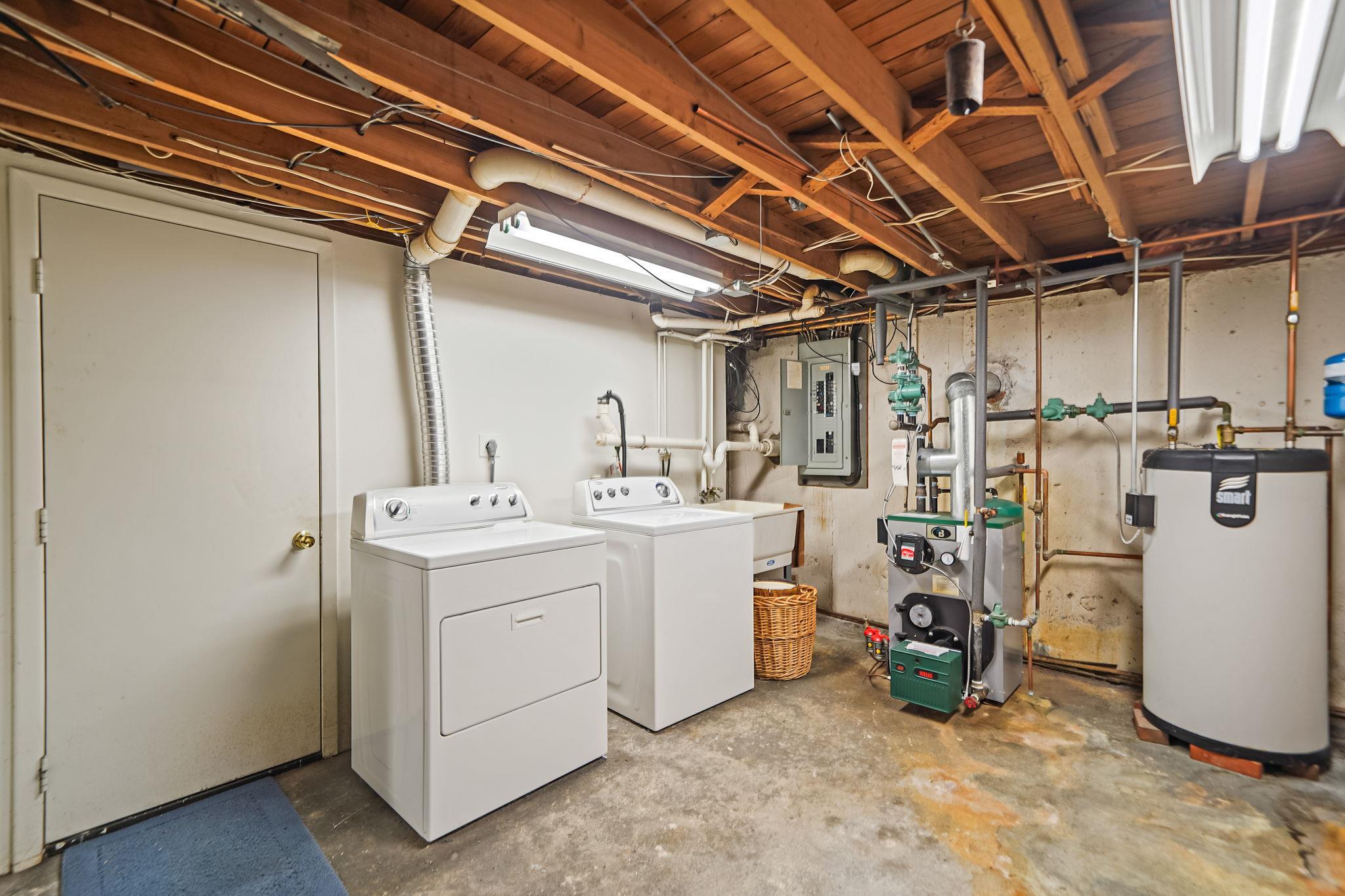 Single Family Deer Park  Suffolk County, NY 11746, MLS-889235-41