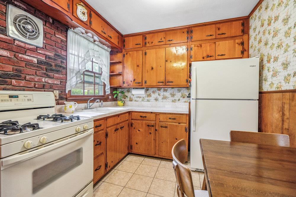 Single Family Rustic  Suffolk County, NY 11720, MLS-889269-10