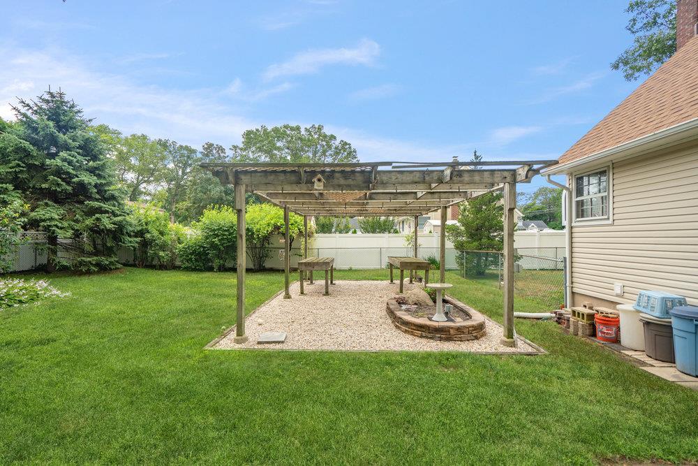 Single Family Rustic  Suffolk County, NY 11720, MLS-889269-22