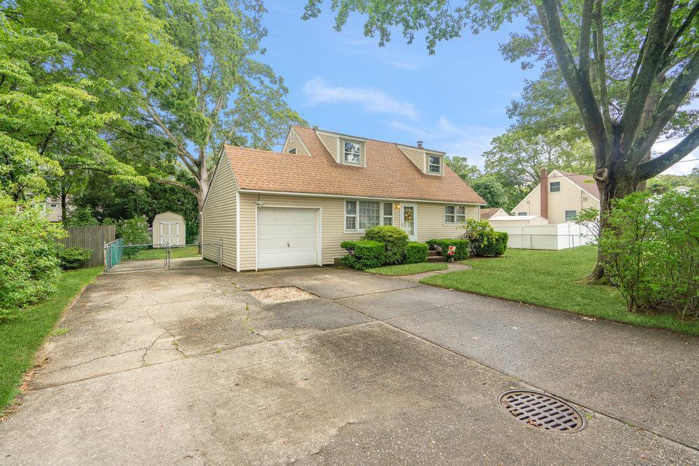 Single Family Rustic  Suffolk County, NY 11720, MLS-889269-3
