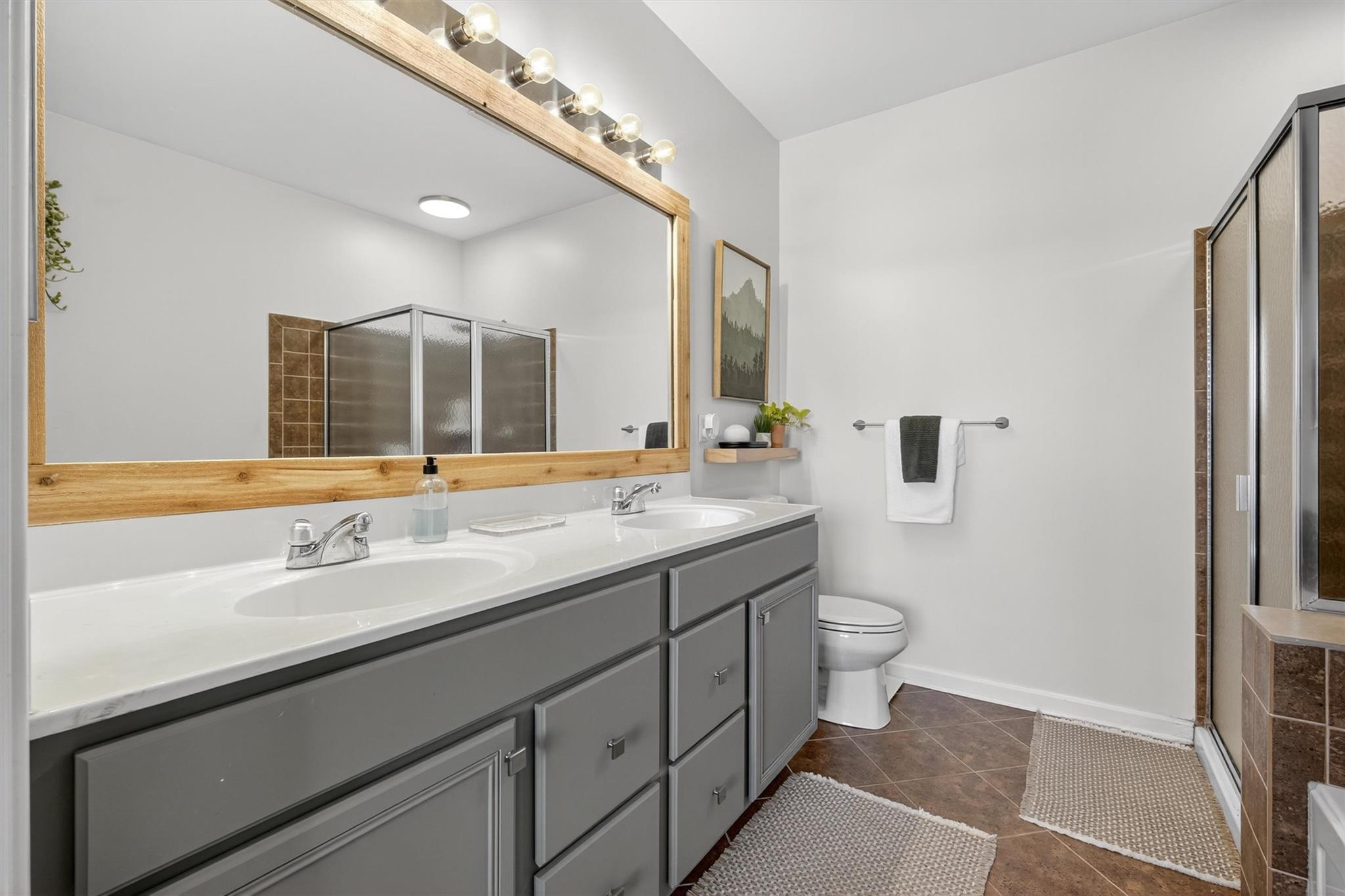 Condo Saratoga  Dutchess County, NY 12524, MLS-889333-18