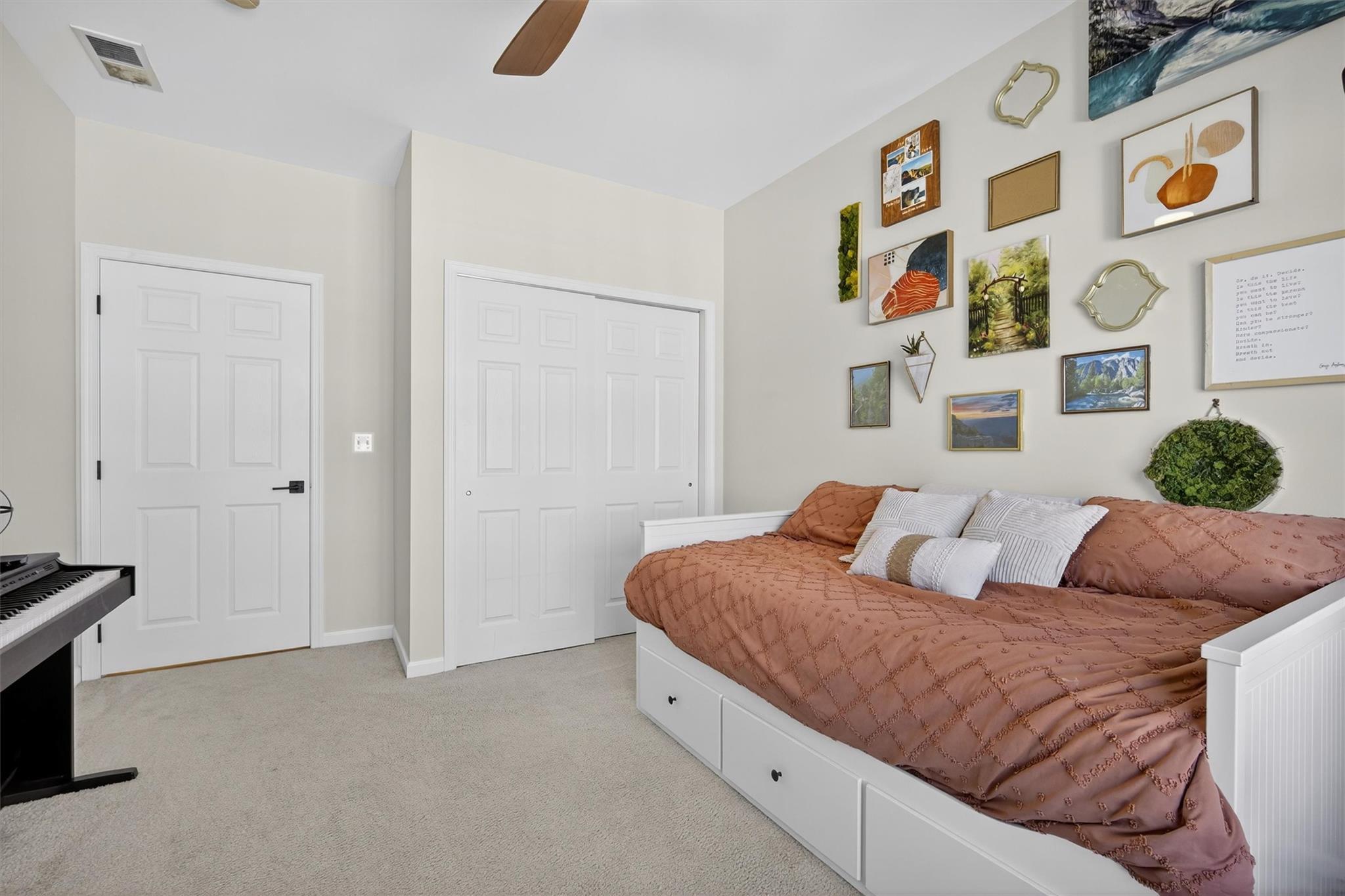 Condo Saratoga  Dutchess County, NY 12524, MLS-889333-22