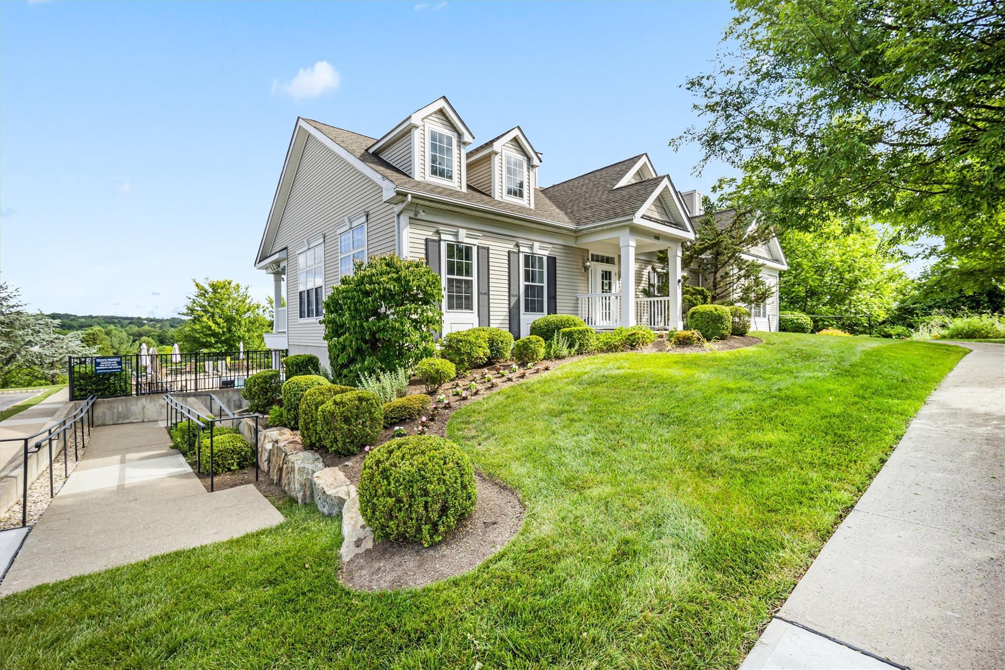 Condo Saratoga  Dutchess County, NY 12524, MLS-889333-36