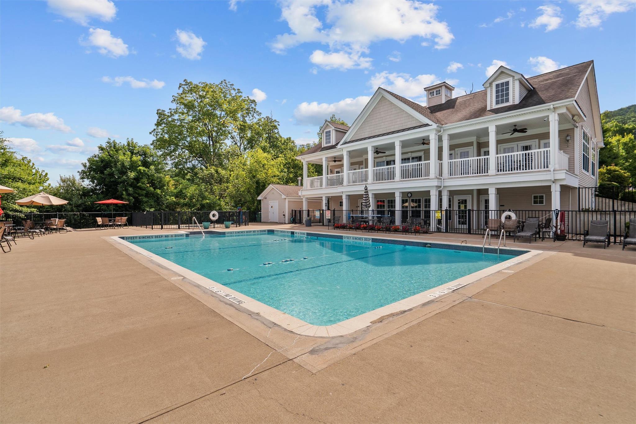 Condo Saratoga  Dutchess County, NY 12524, MLS-889333-37