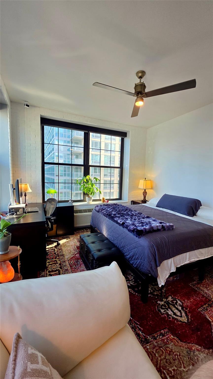 Condo Crescent  Queens, NY 11101, MLS-889346-15