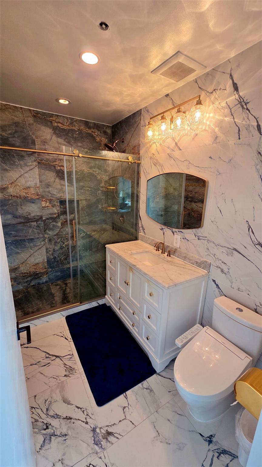 Condo Crescent  Queens, NY 11101, MLS-889346-16