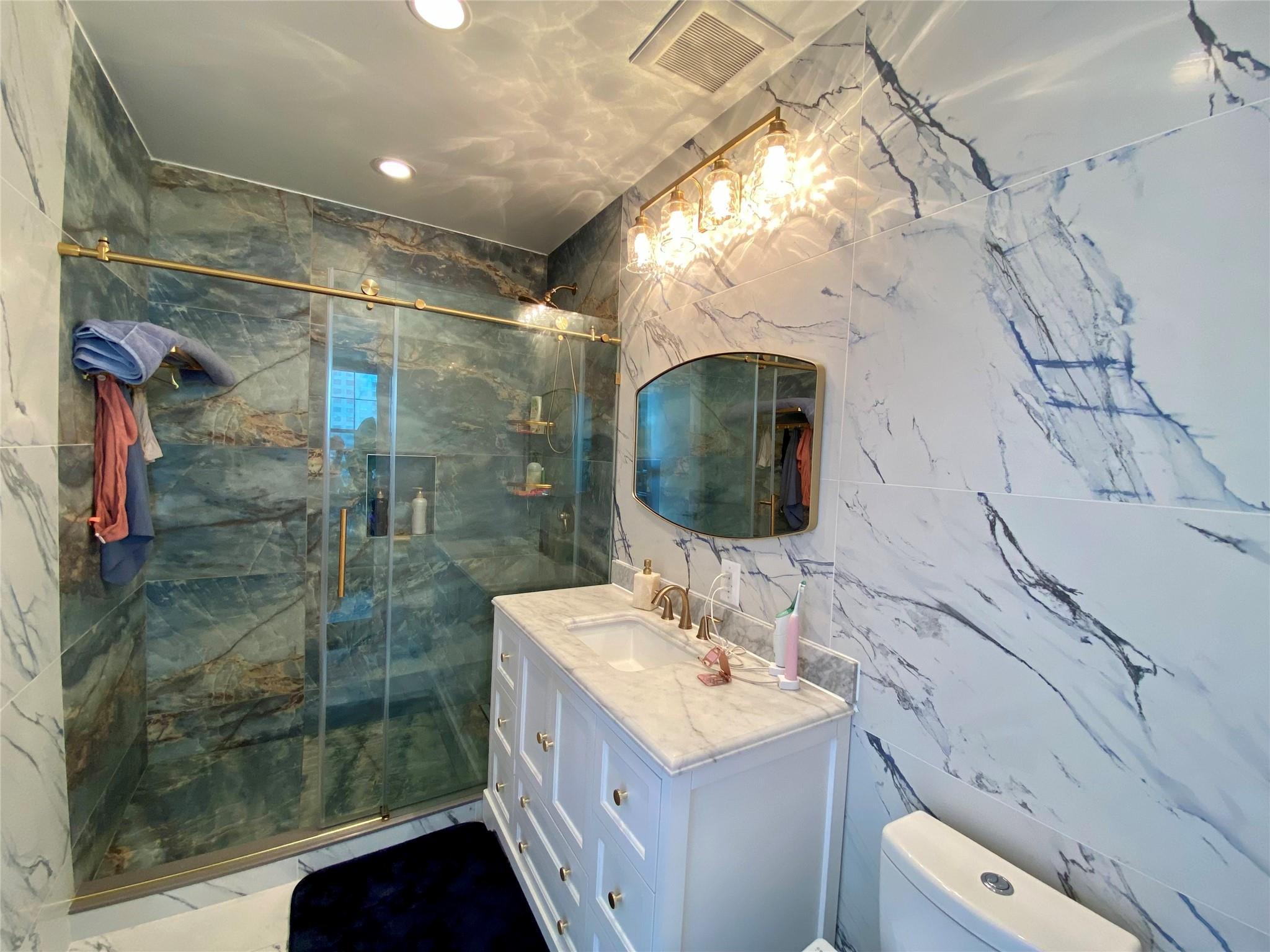 Condo Crescent  Queens, NY 11101, MLS-889346-18