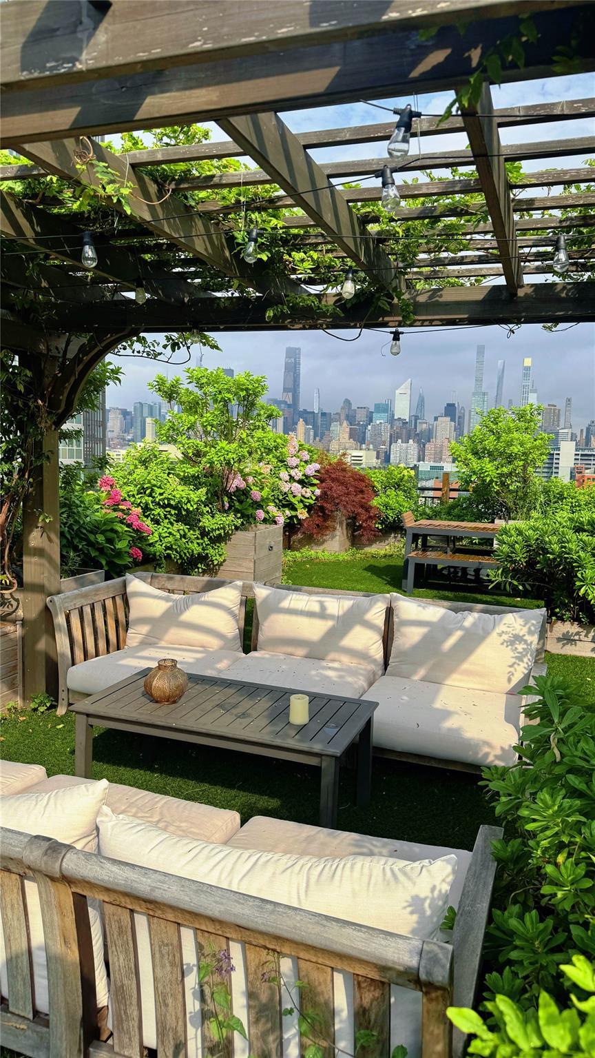 Condo Crescent  Queens, NY 11101, MLS-889346-2