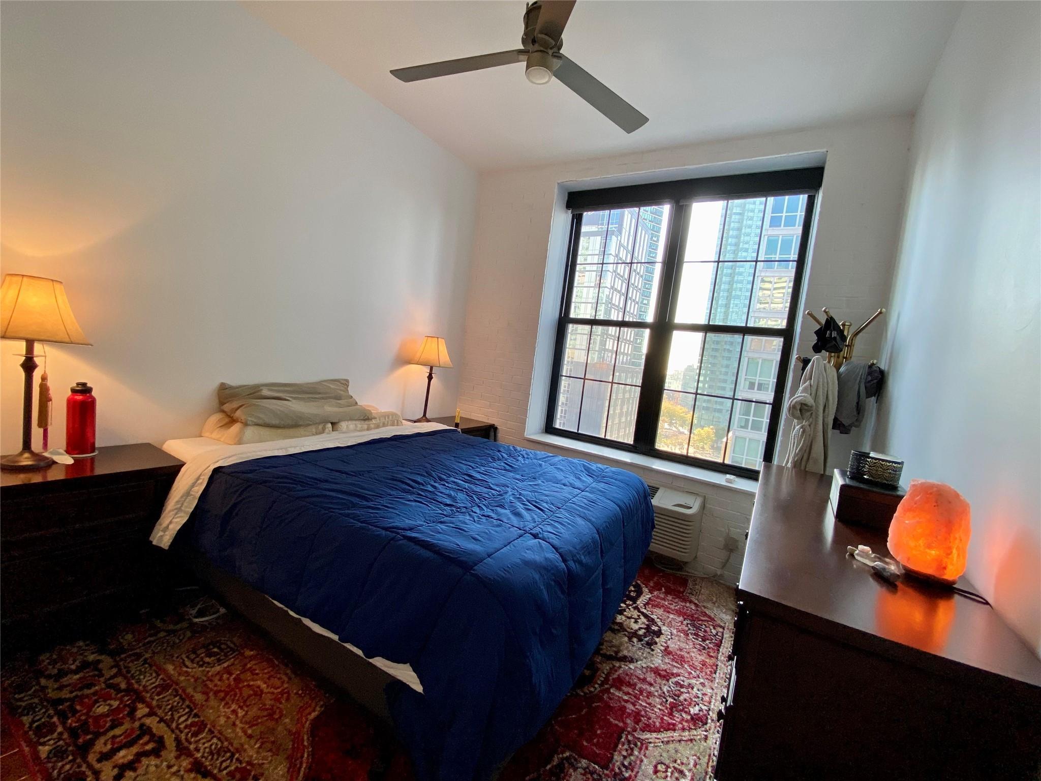 Condo Crescent  Queens, NY 11101, MLS-889346-20