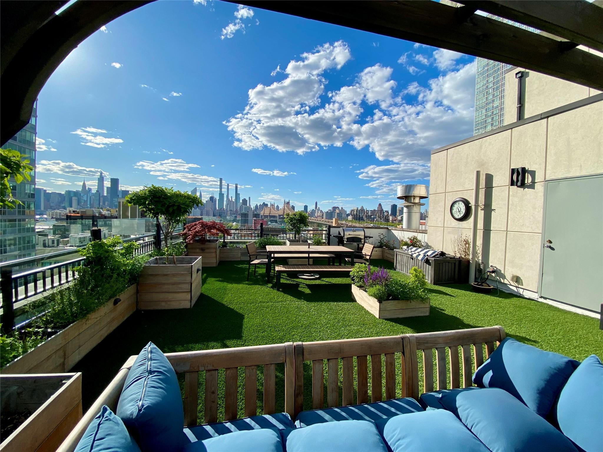 Condo Crescent  Queens, NY 11101, MLS-889346-3