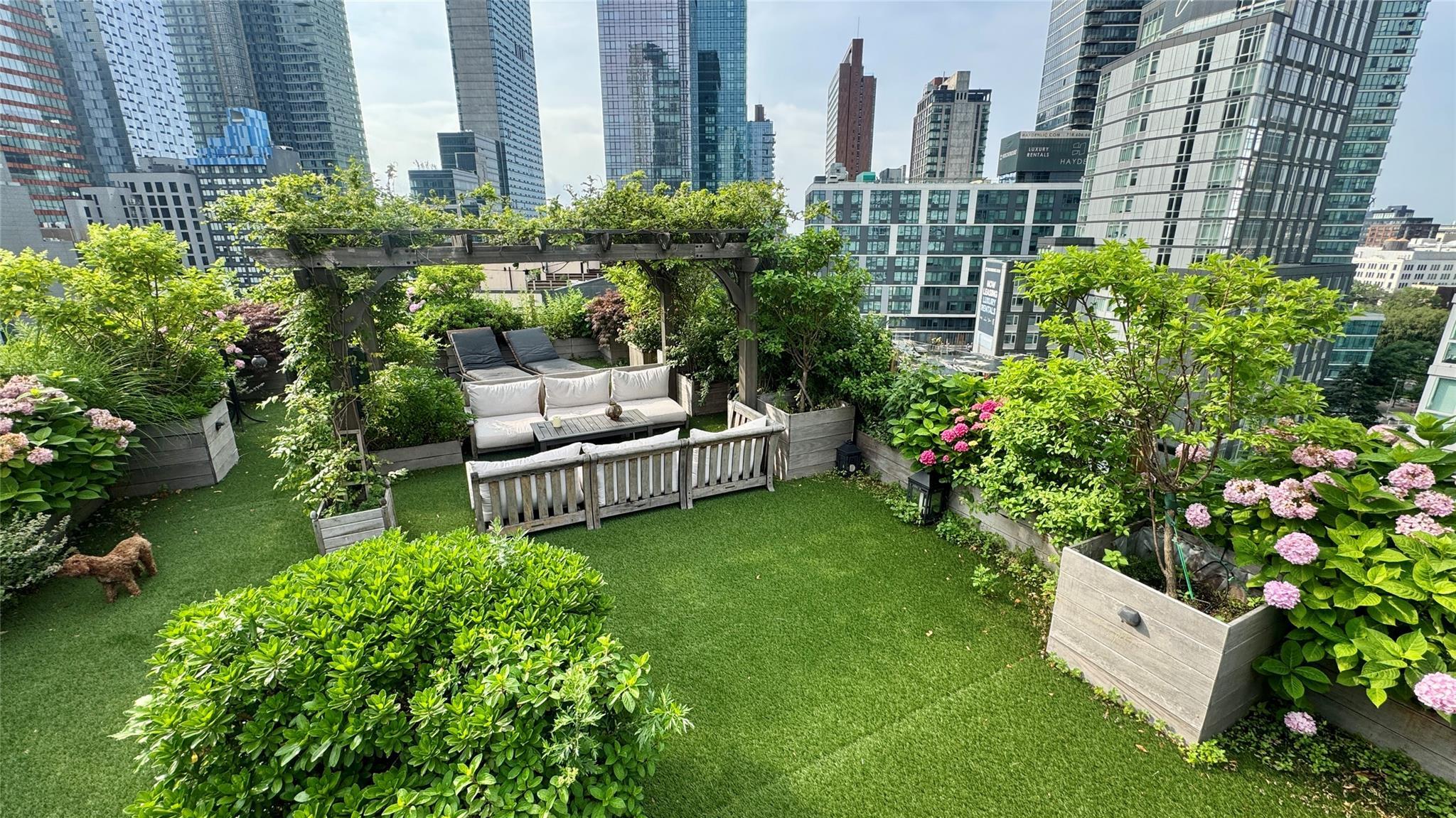 Condo Crescent  Queens, NY 11101, MLS-889346-4