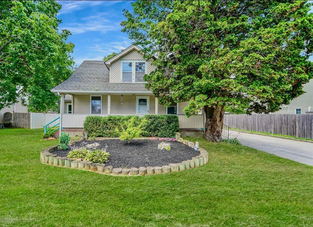 Single Family Oak  Suffolk County, NY 11751, MLS-889356-2