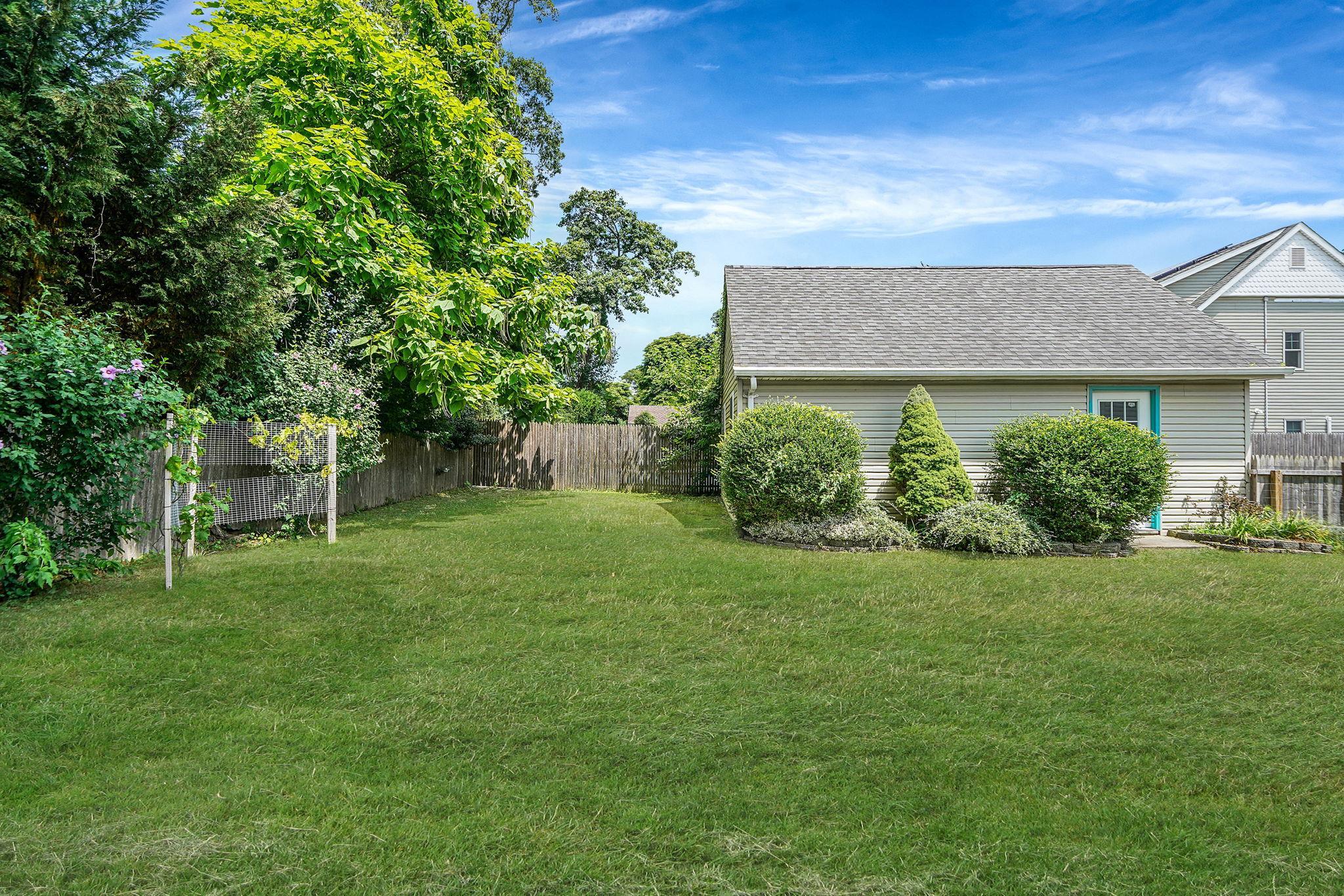Single Family Oak  Suffolk County, NY 11751, MLS-889356-7