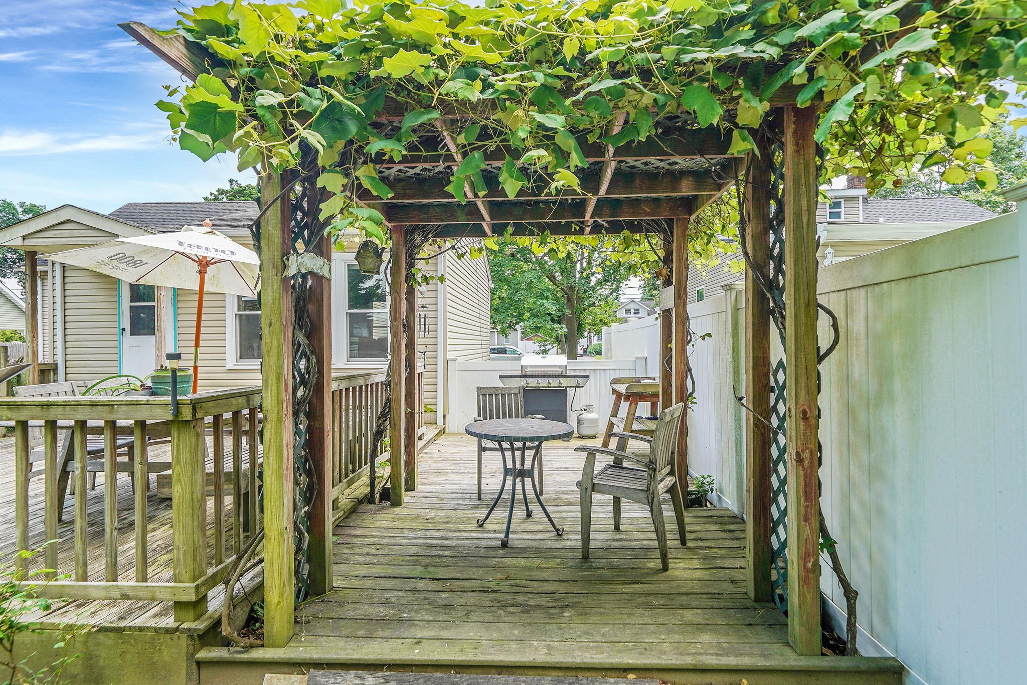 Single Family Oak  Suffolk County, NY 11751, MLS-889356-9