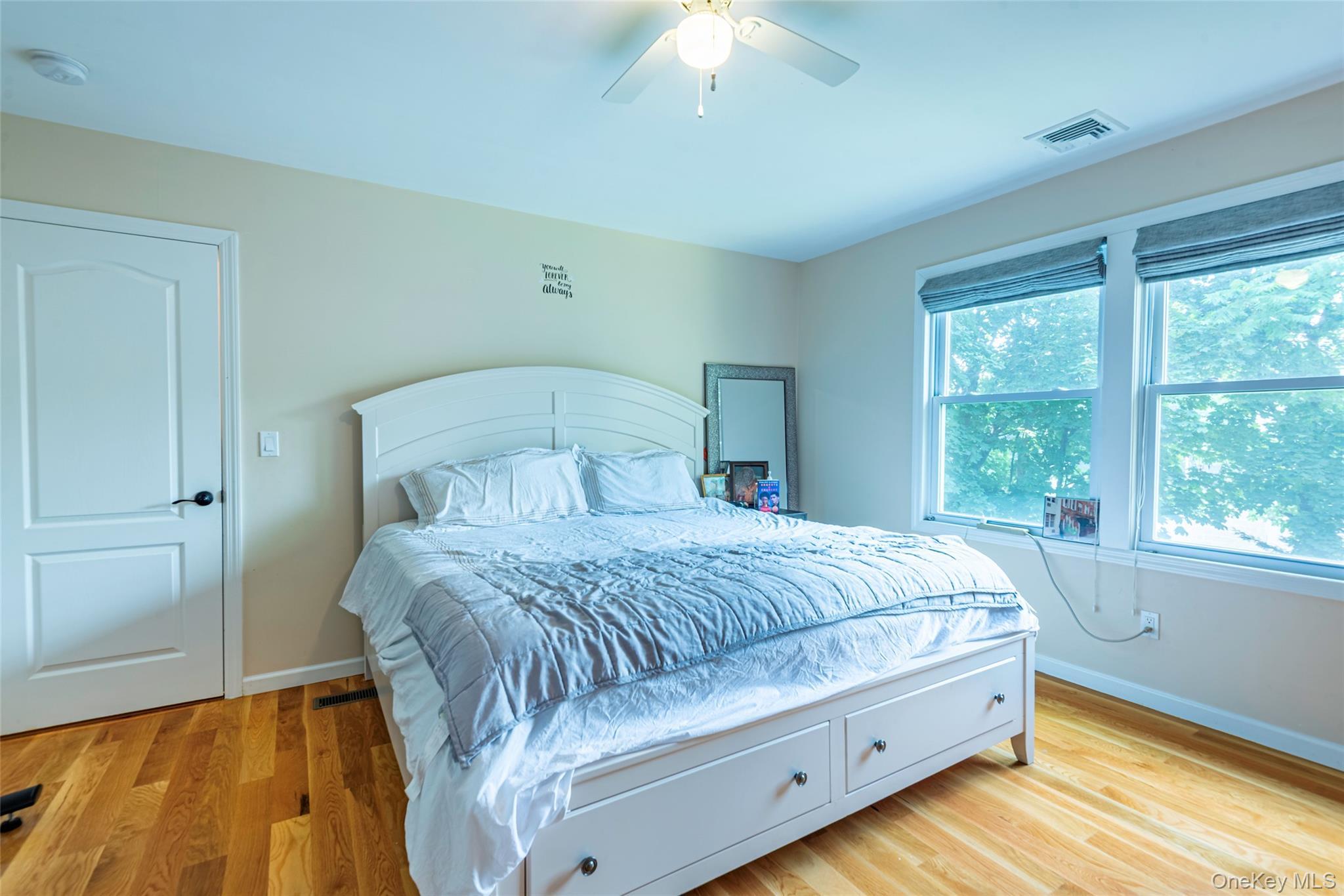 Single Family Manor Nassau County, NY 11020, MLS-889374-19