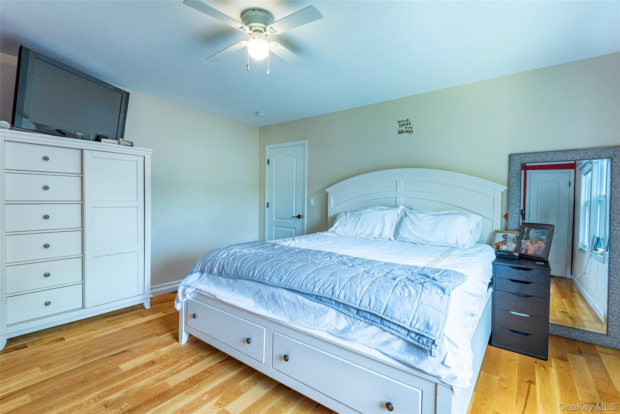 Single Family Manor Nassau County, NY 11020, MLS-889374-20