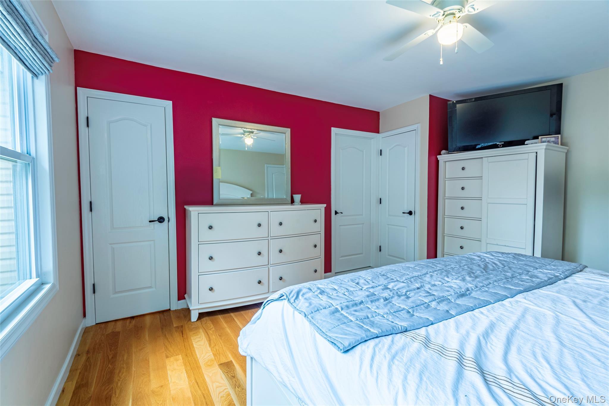 Single Family Manor Nassau County, NY 11020, MLS-889374-21