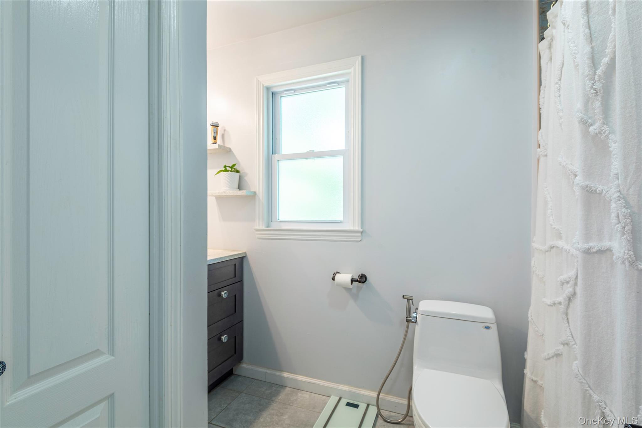 Single Family Manor Nassau County, NY 11020, MLS-889374-24