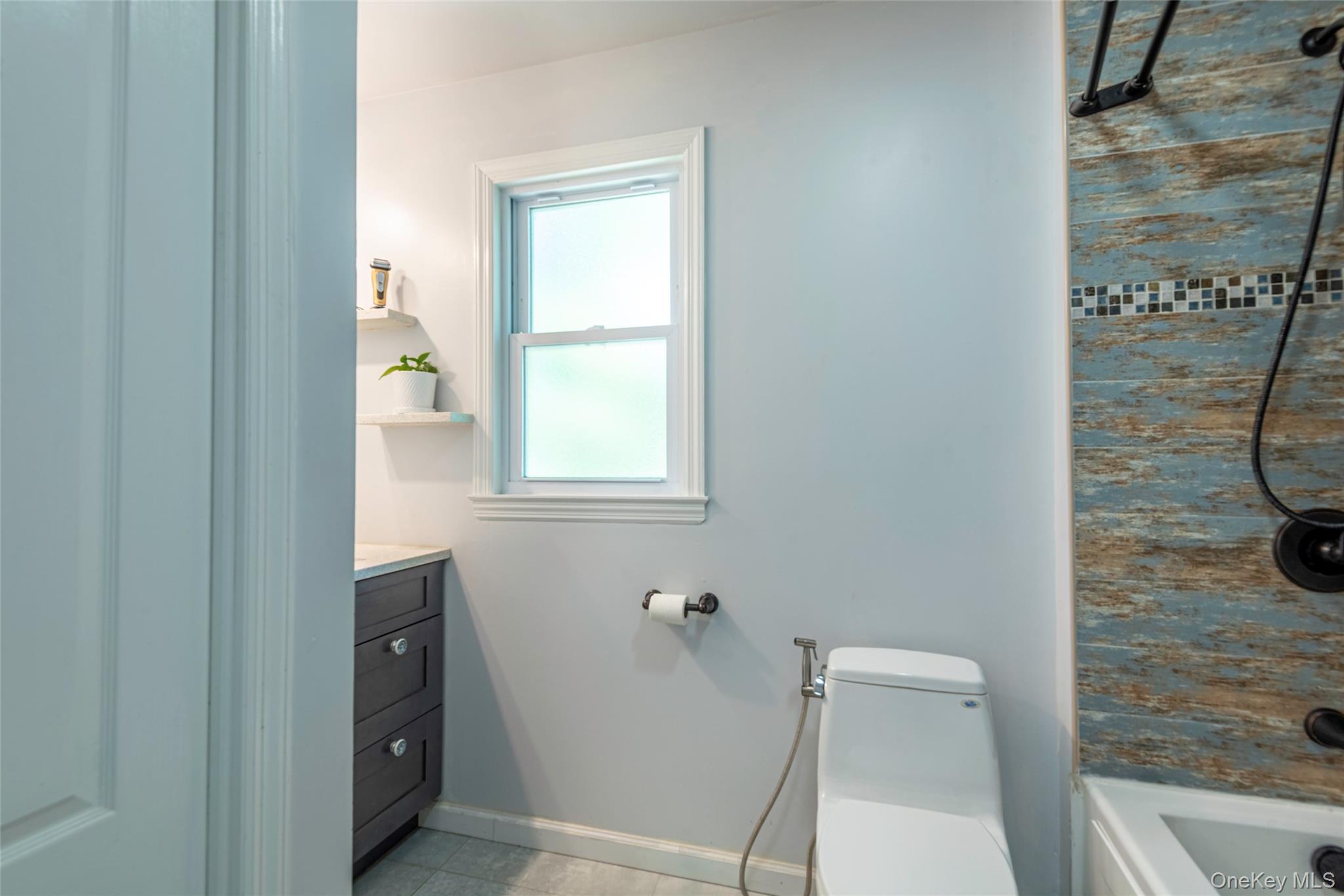 Single Family Manor Nassau County, NY 11020, MLS-889374-25