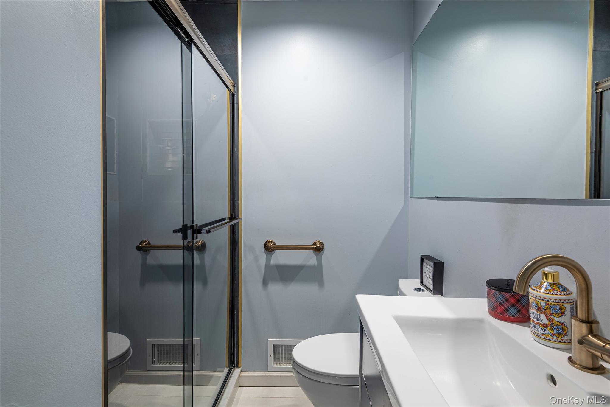 Single Family Manor Nassau County, NY 11020, MLS-889374-35