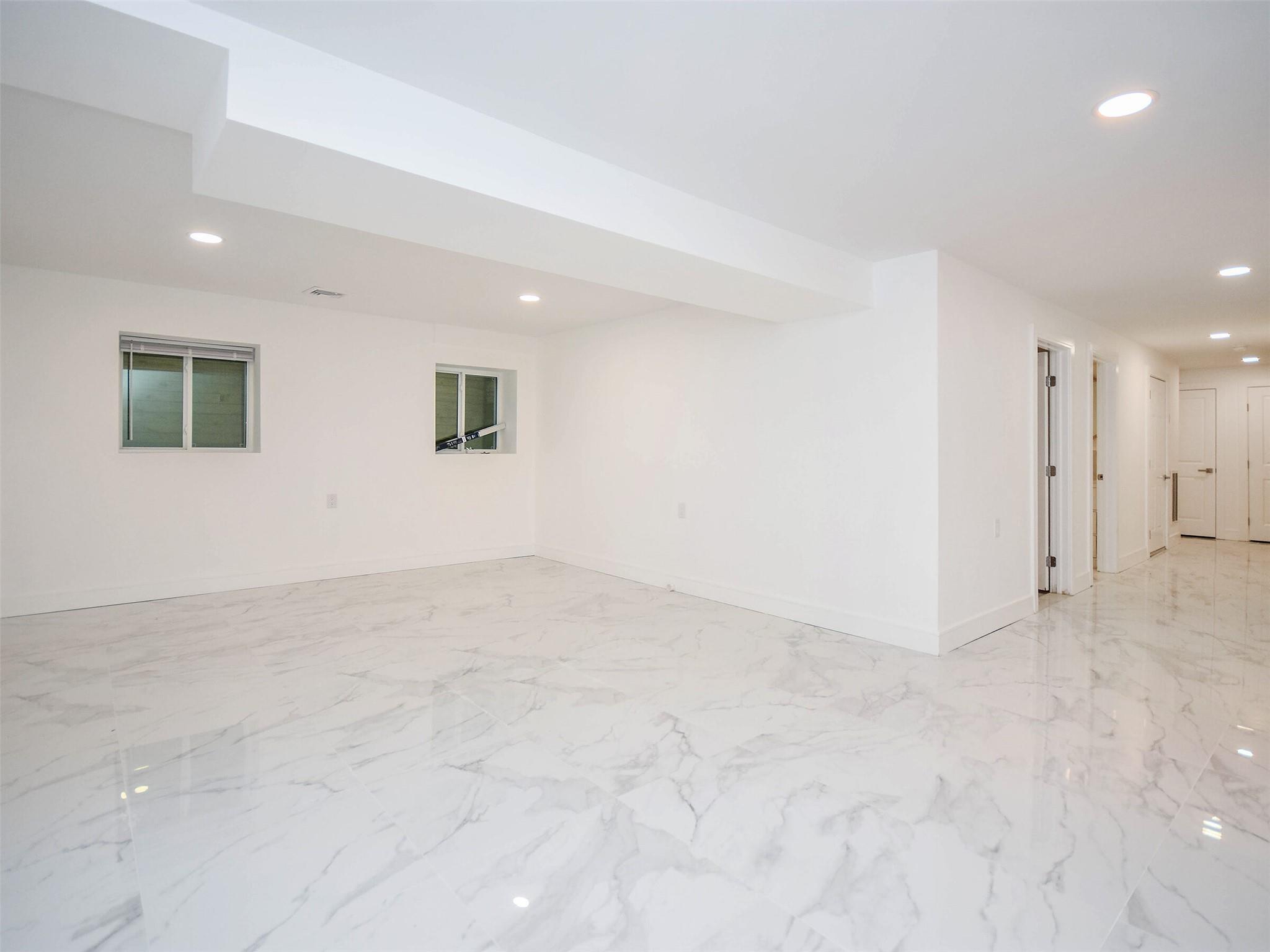 Single Family Dunes Nassau County, NY 11050, MLS-889394-29