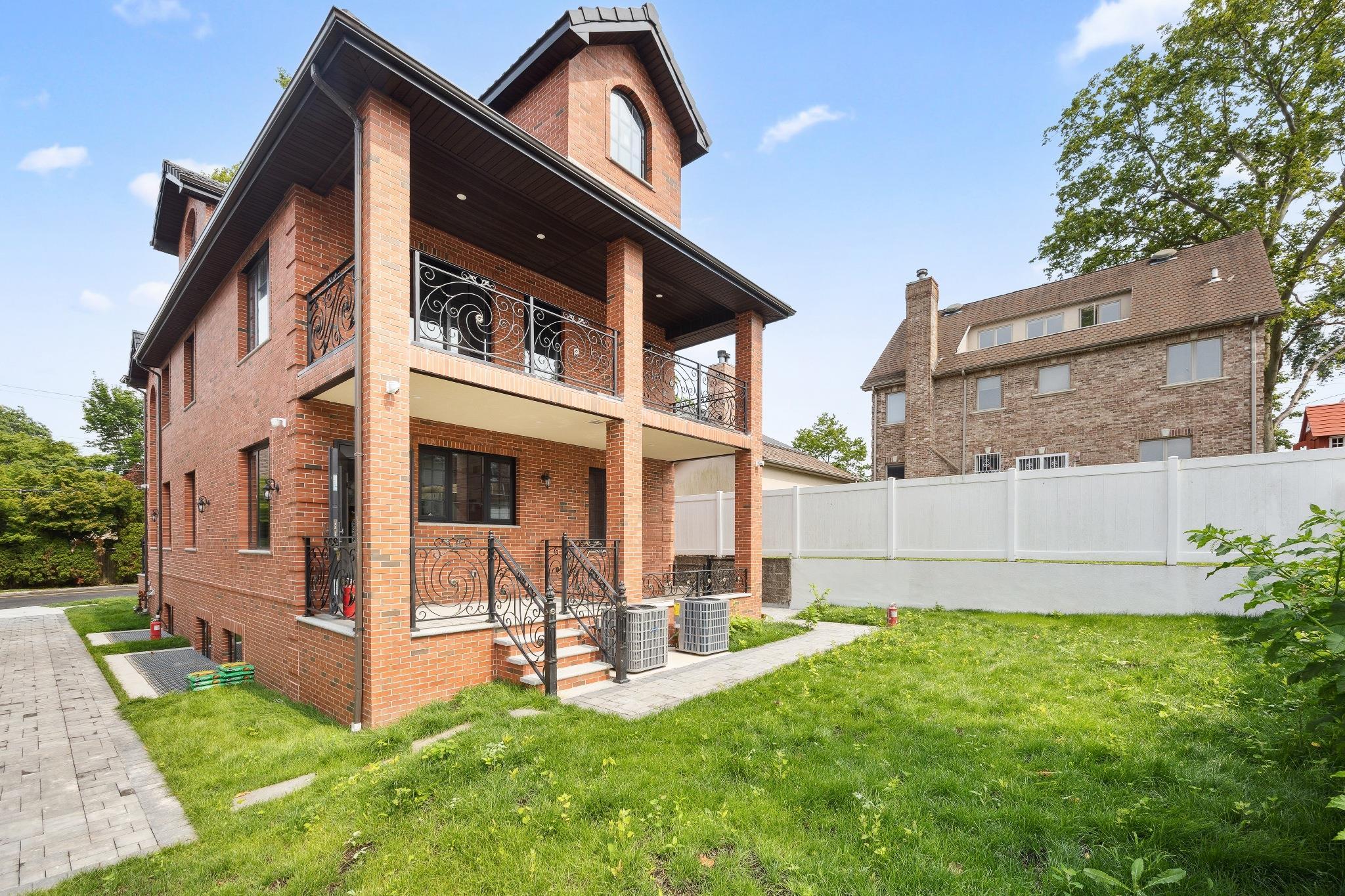 Single Family 221  Queens, NY 11361, MLS-889396-39