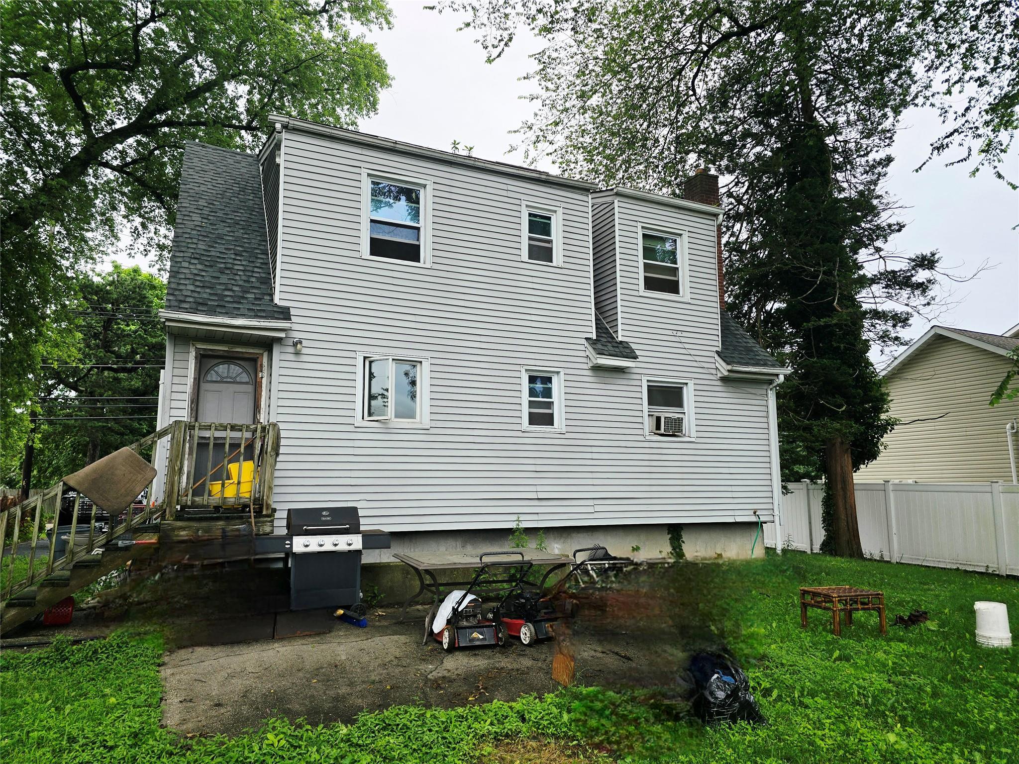 Single Family Manatuck  Suffolk County, NY 11706, MLS-889407-2