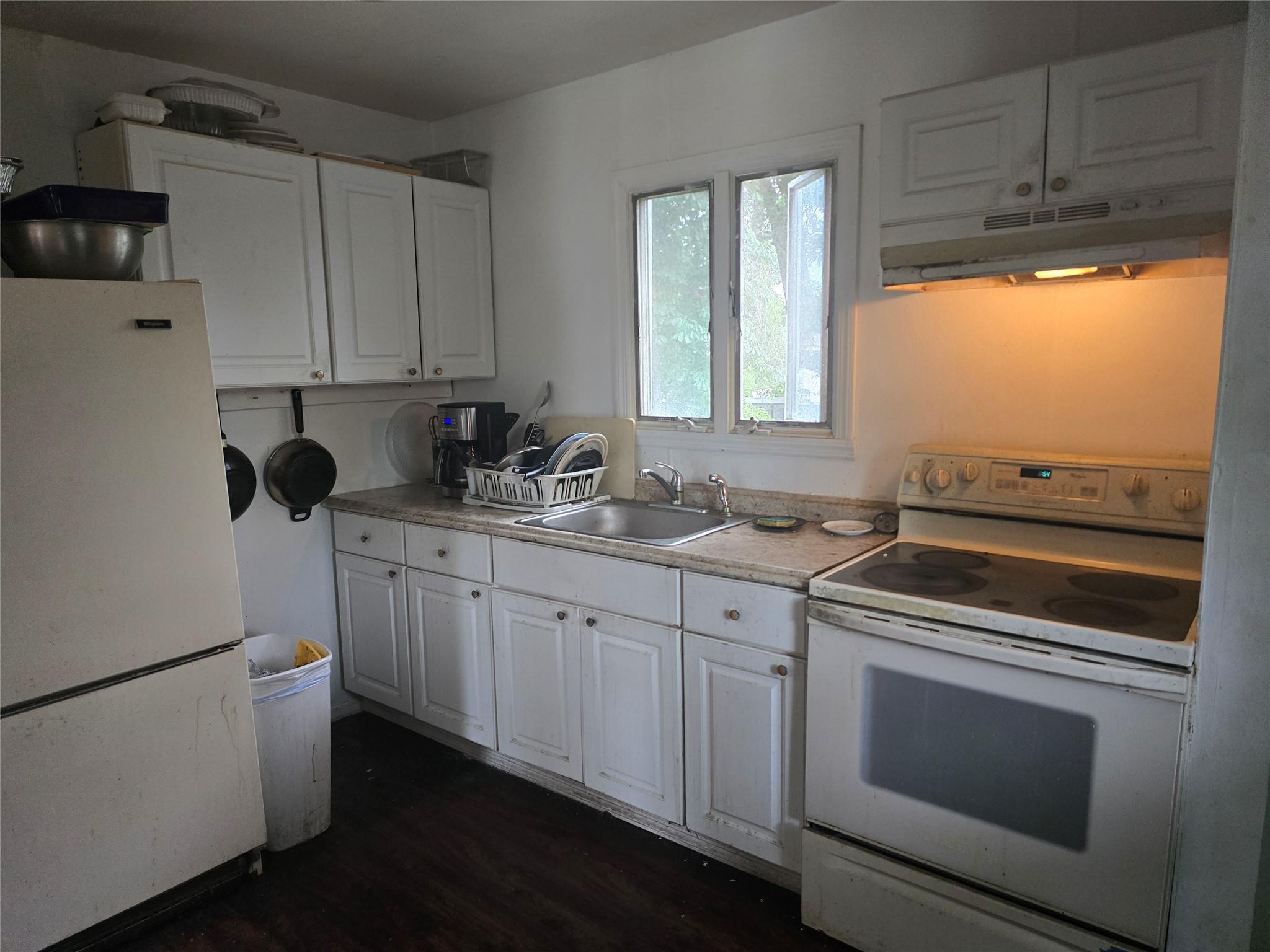 Single Family Manatuck  Suffolk County, NY 11706, MLS-889407-3