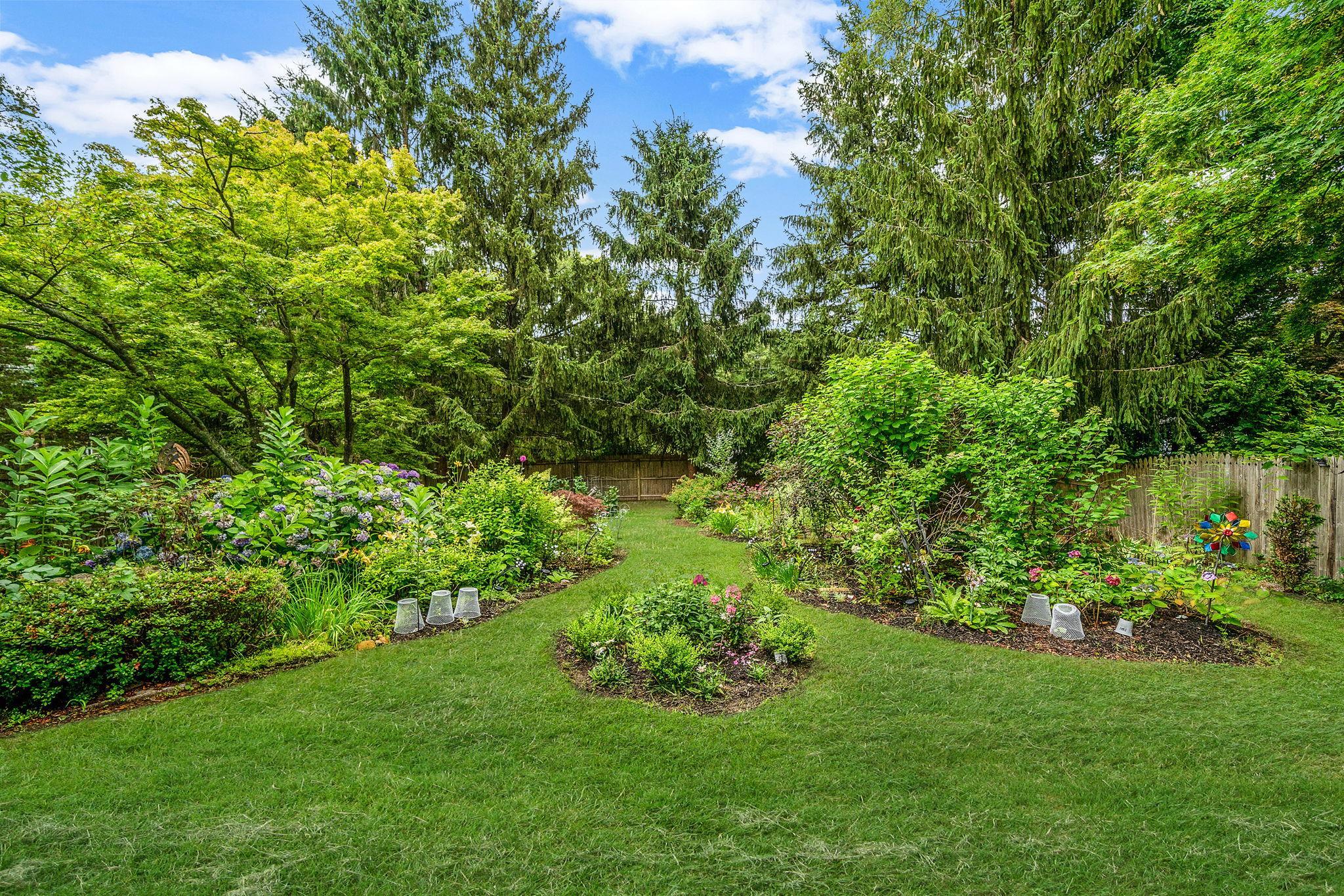 Single Family Berkshire  Suffolk County, NY 11784, MLS-889408-11