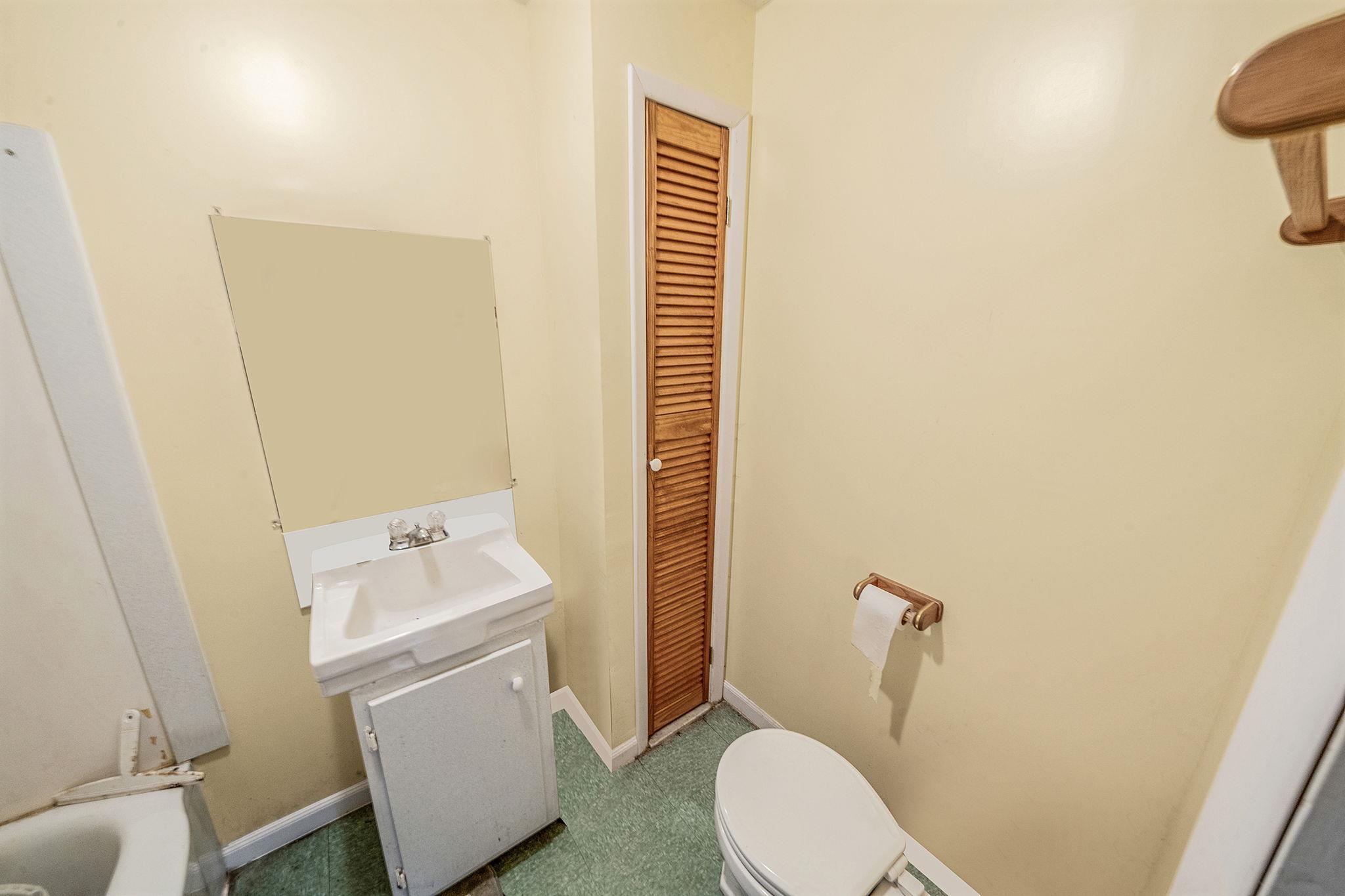 Single Family Berkshire  Suffolk County, NY 11784, MLS-889408-29