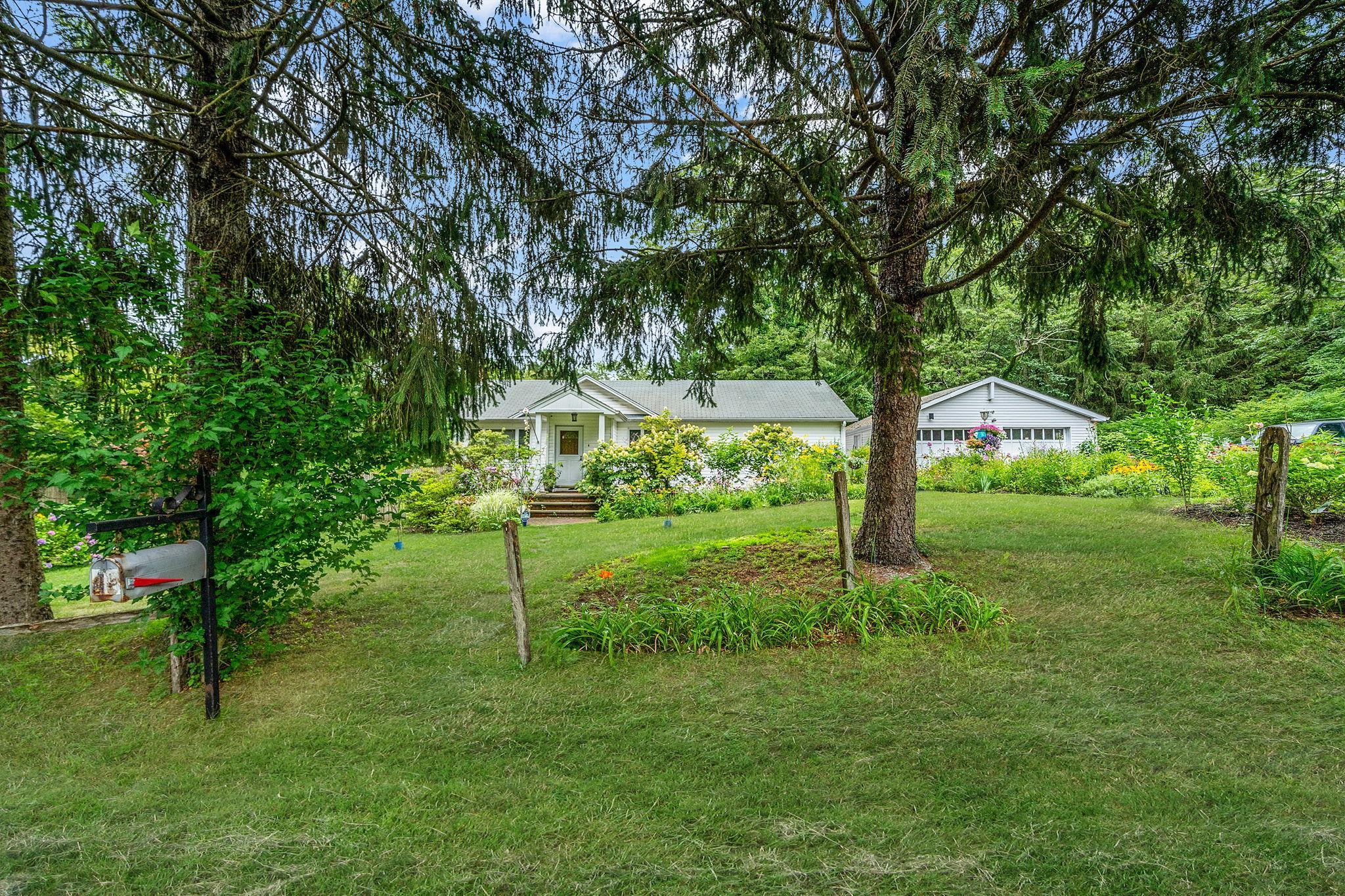 Single Family Berkshire  Suffolk County, NY 11784, MLS-889408-4