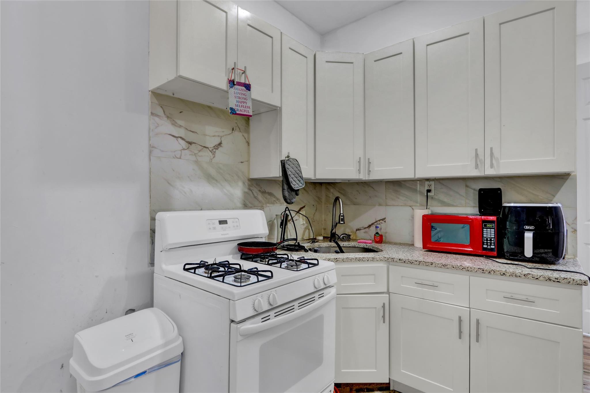 Single Family 101st  Queens, NY 11419, MLS-889414-16