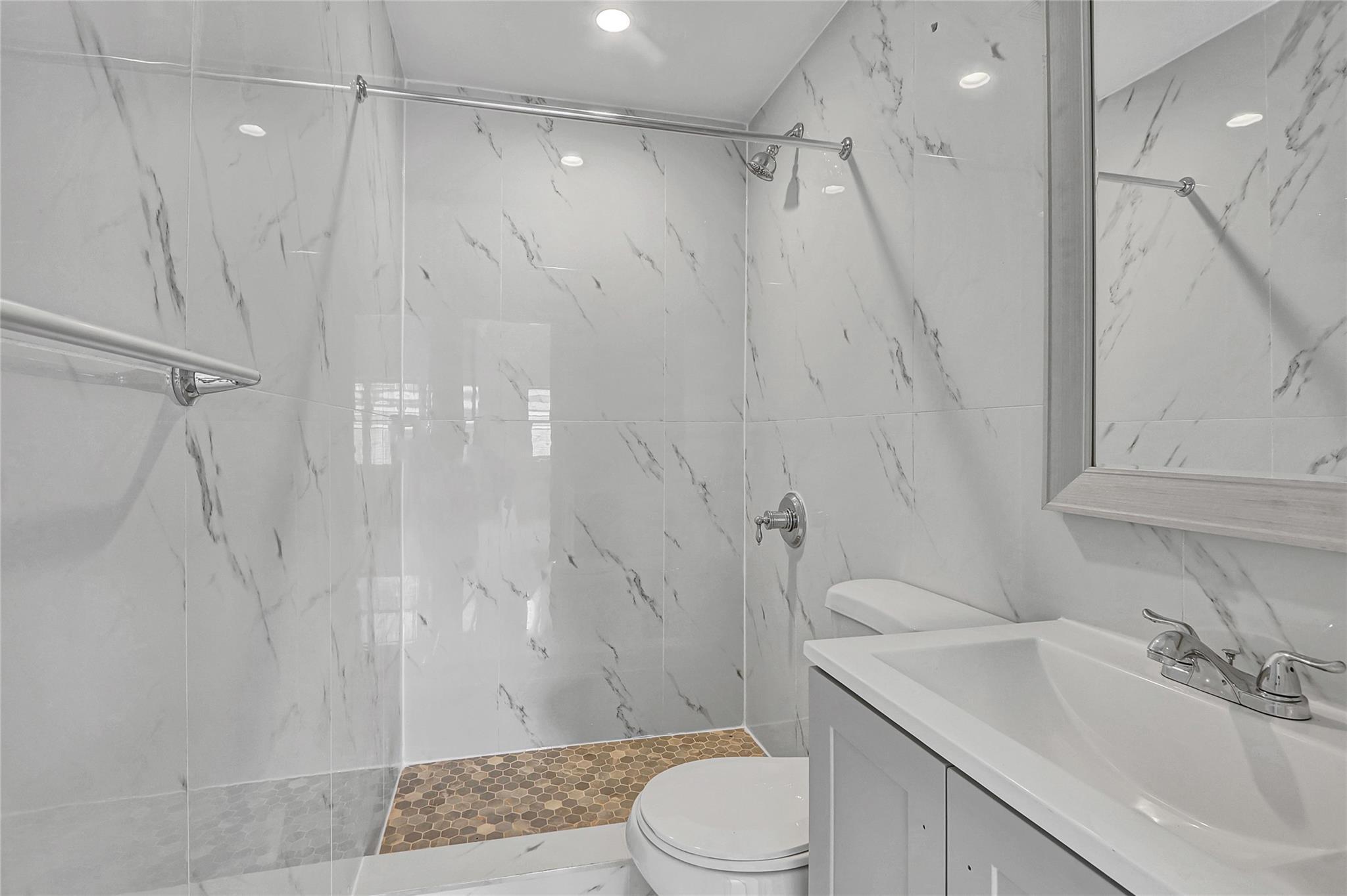Single Family 95  Queens, NY 11435, MLS-889450-21