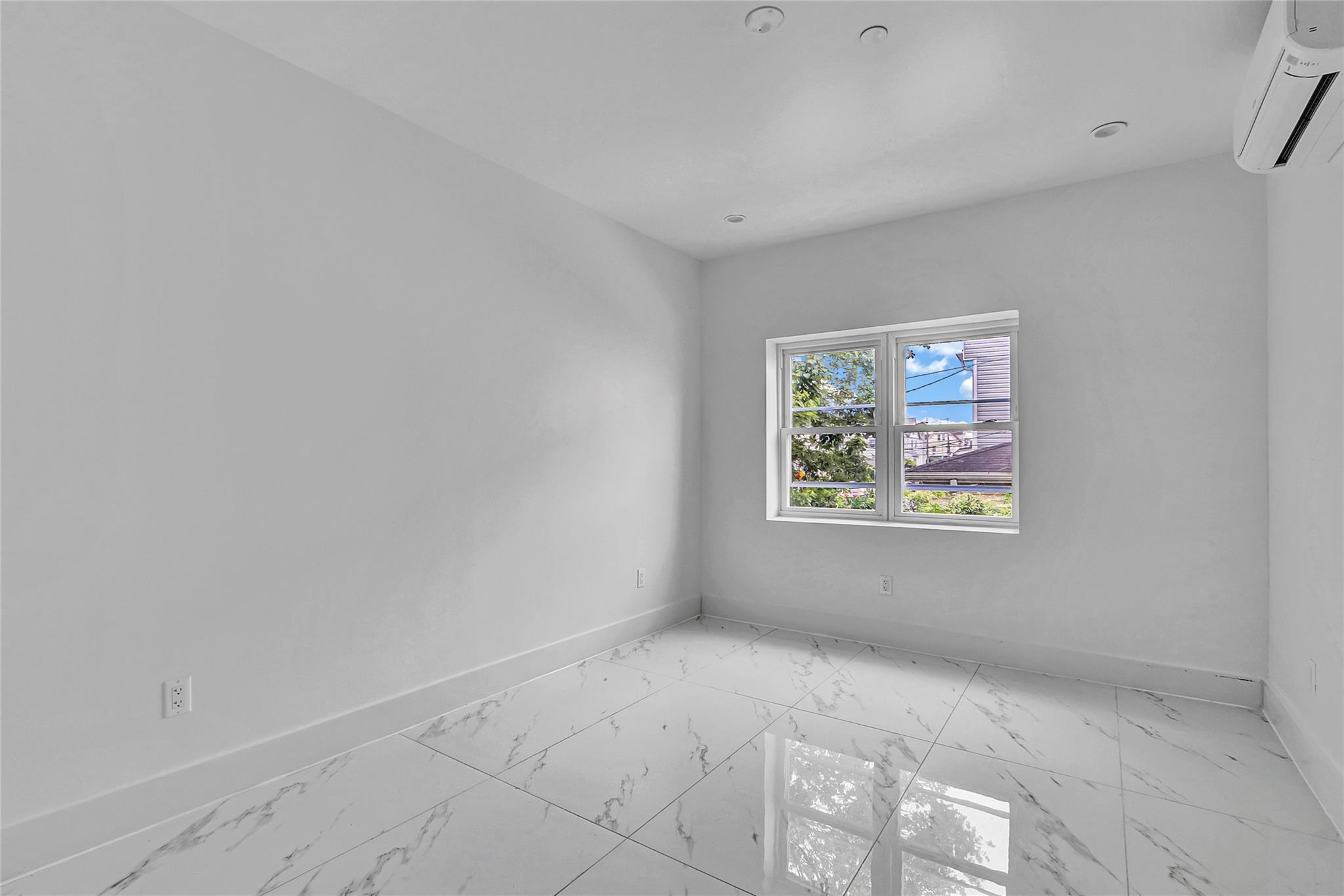 Single Family 95  Queens, NY 11435, MLS-889450-6