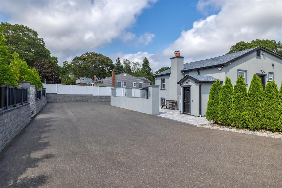 Single Family Mac Arthur  Suffolk County, NY 11788, MLS-889536-24