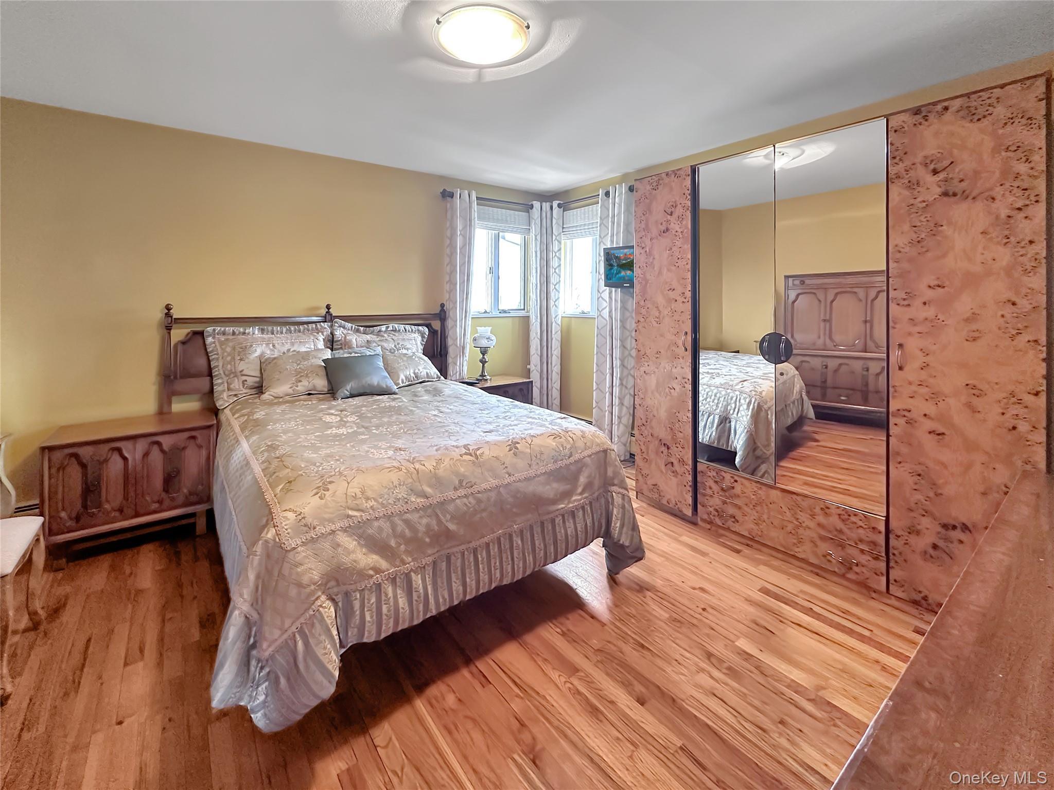 Single Family Crescent  Suffolk County, NY 11735, MLS-889543-11