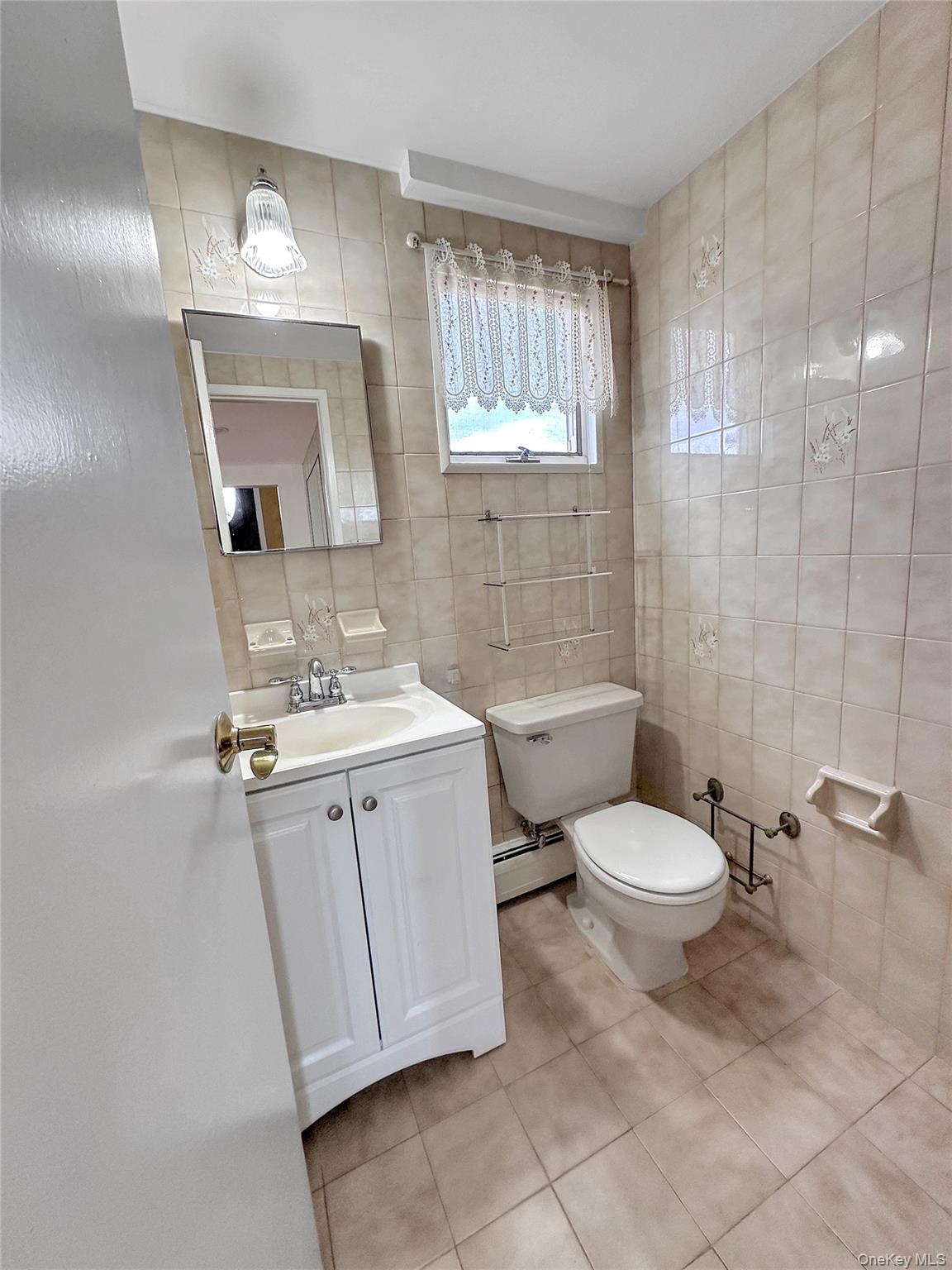 Single Family Crescent  Suffolk County, NY 11735, MLS-889543-13