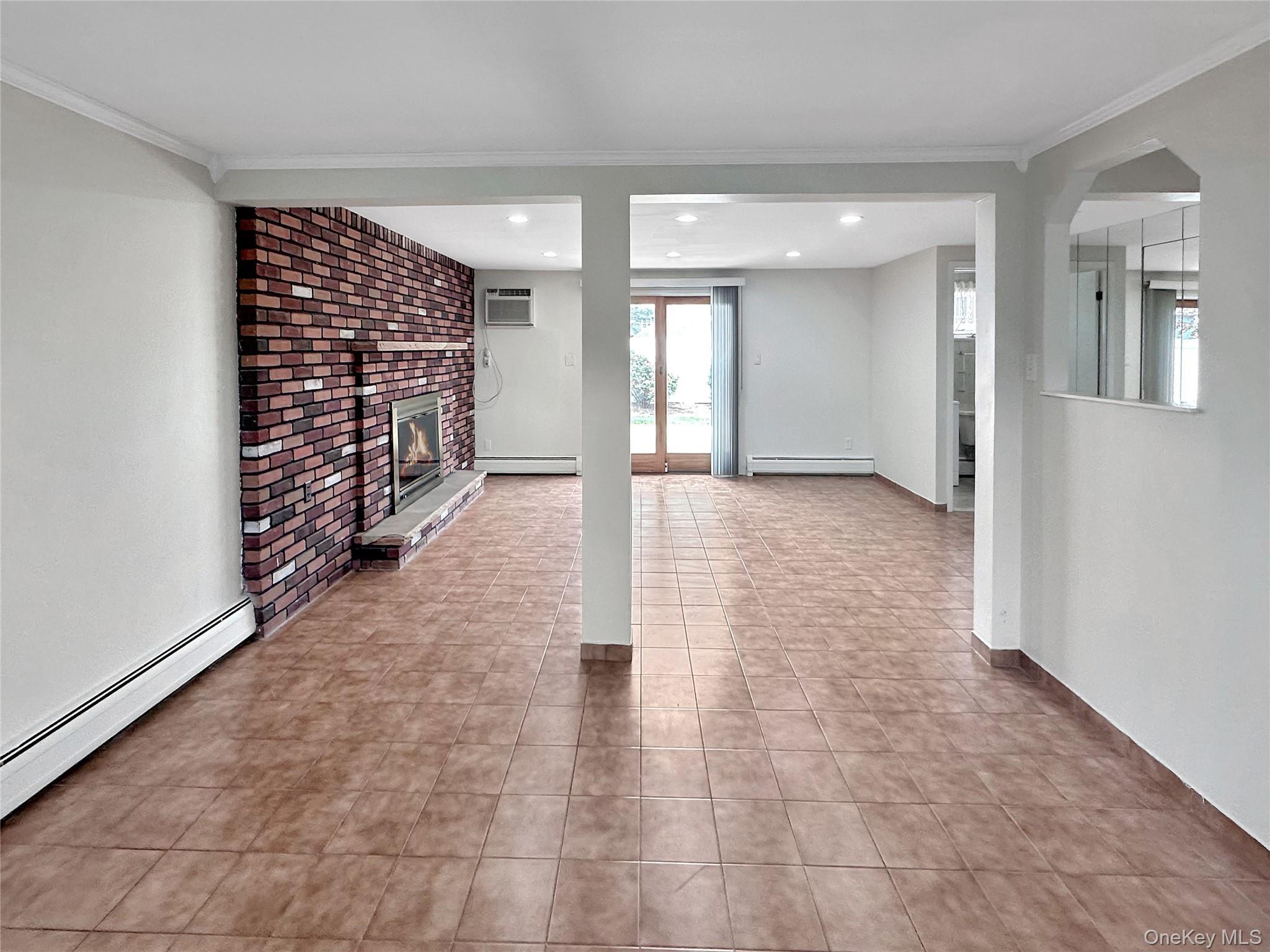 Single Family Crescent  Suffolk County, NY 11735, MLS-889543-18