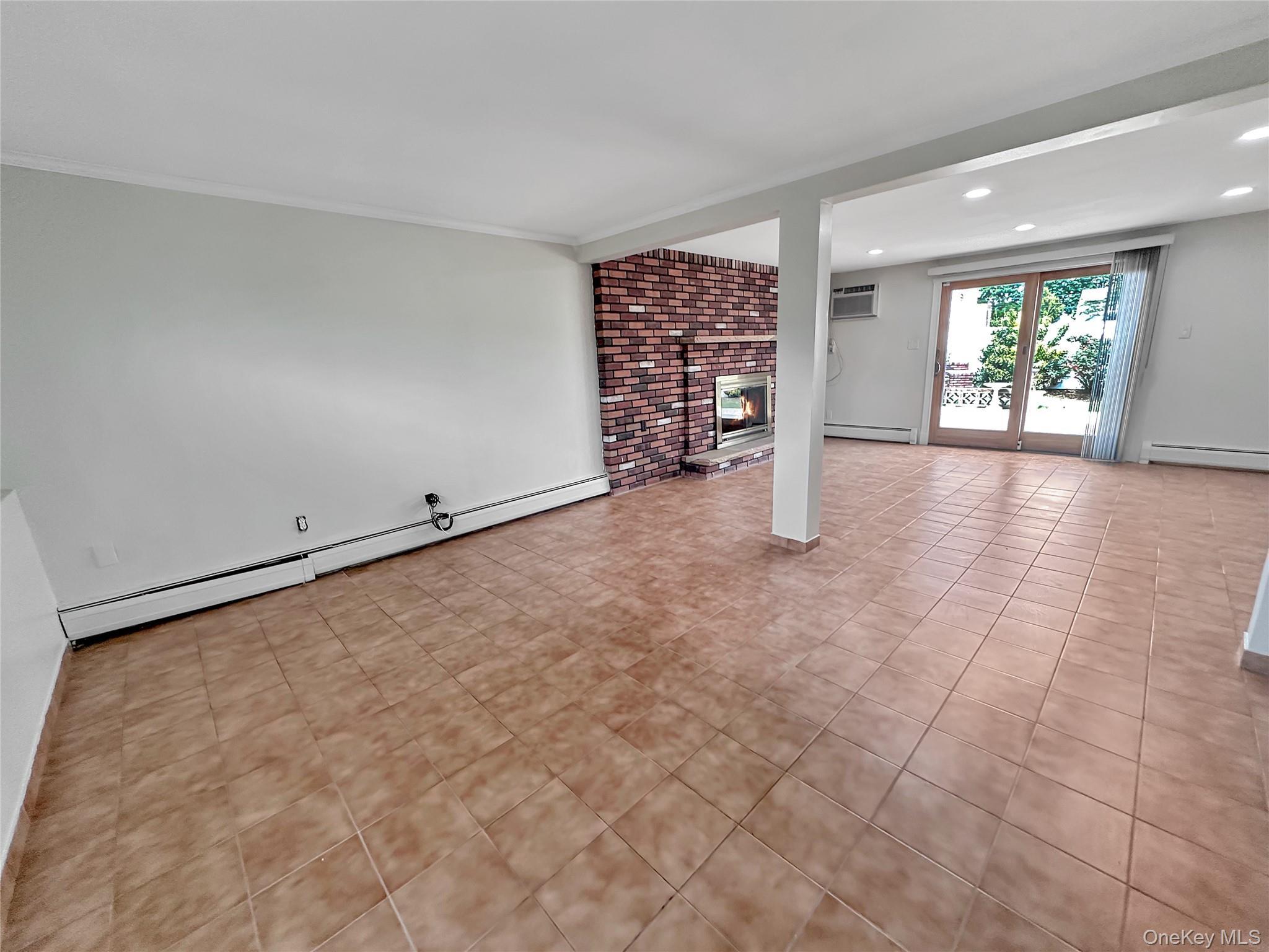 Single Family Crescent  Suffolk County, NY 11735, MLS-889543-22