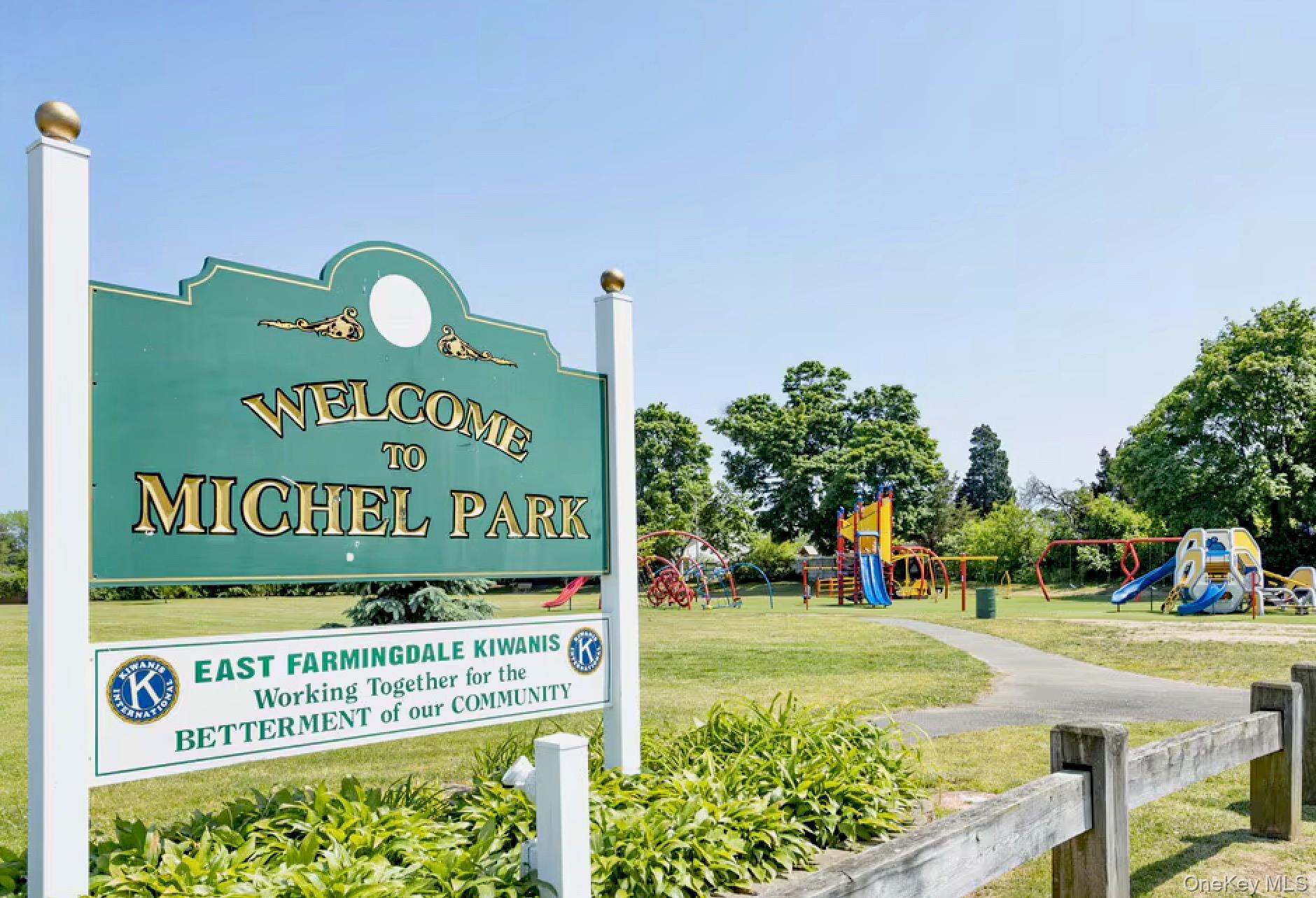 Single Family Crescent  Suffolk County, NY 11735, MLS-889543-26