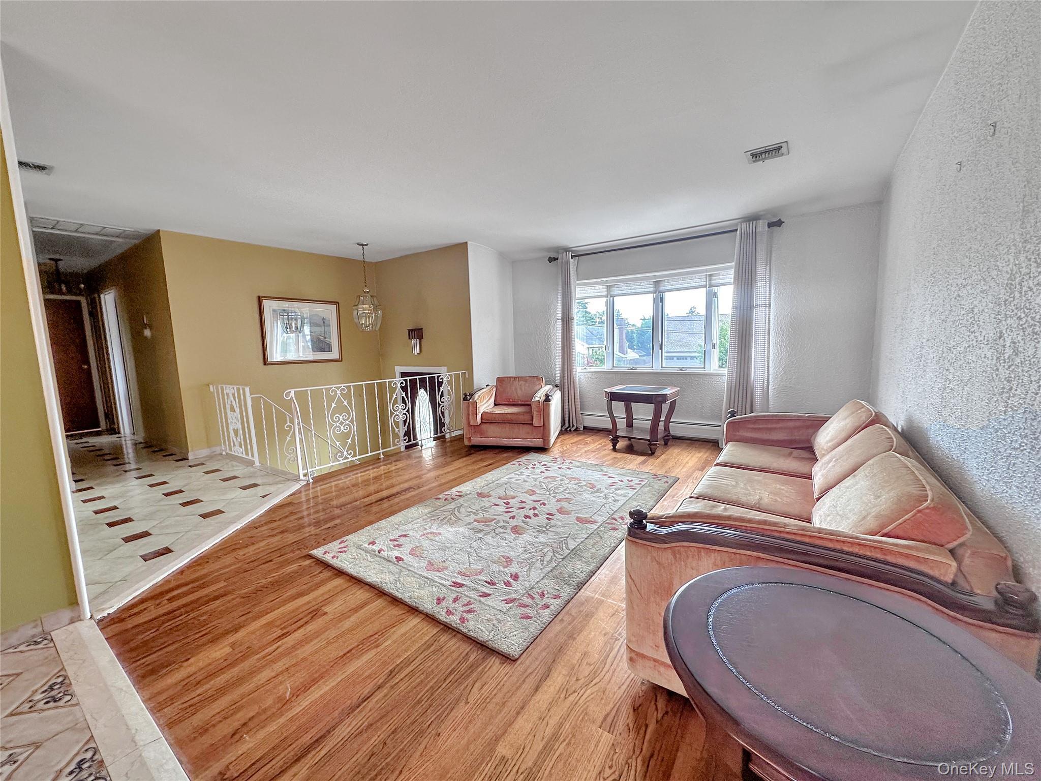 Single Family Crescent  Suffolk County, NY 11735, MLS-889543-4