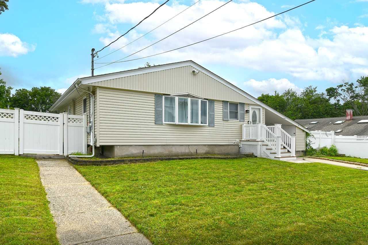 Single Family Jefferson  Suffolk County, NY 11720, MLS-889551-3