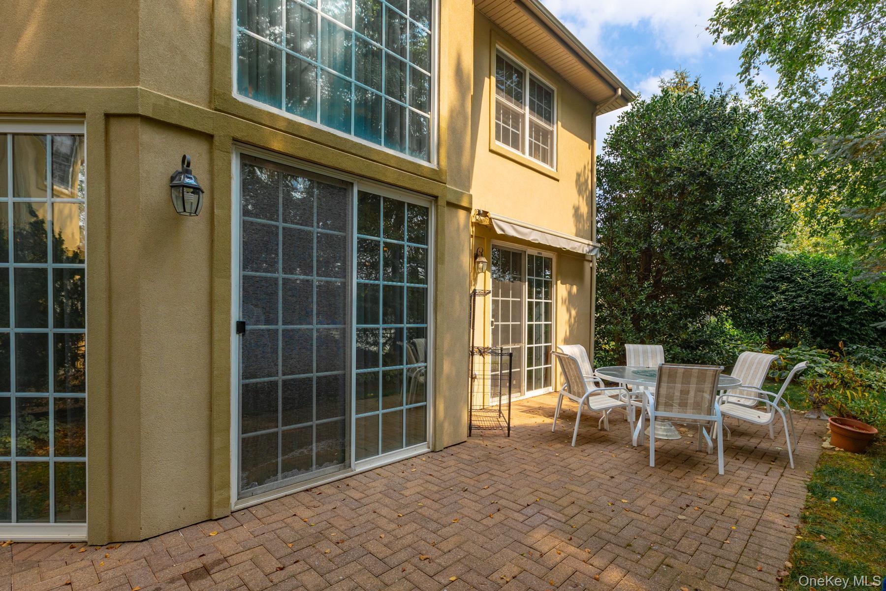 Condo Madeira  Suffolk County, NY 11747, MLS-889597-26