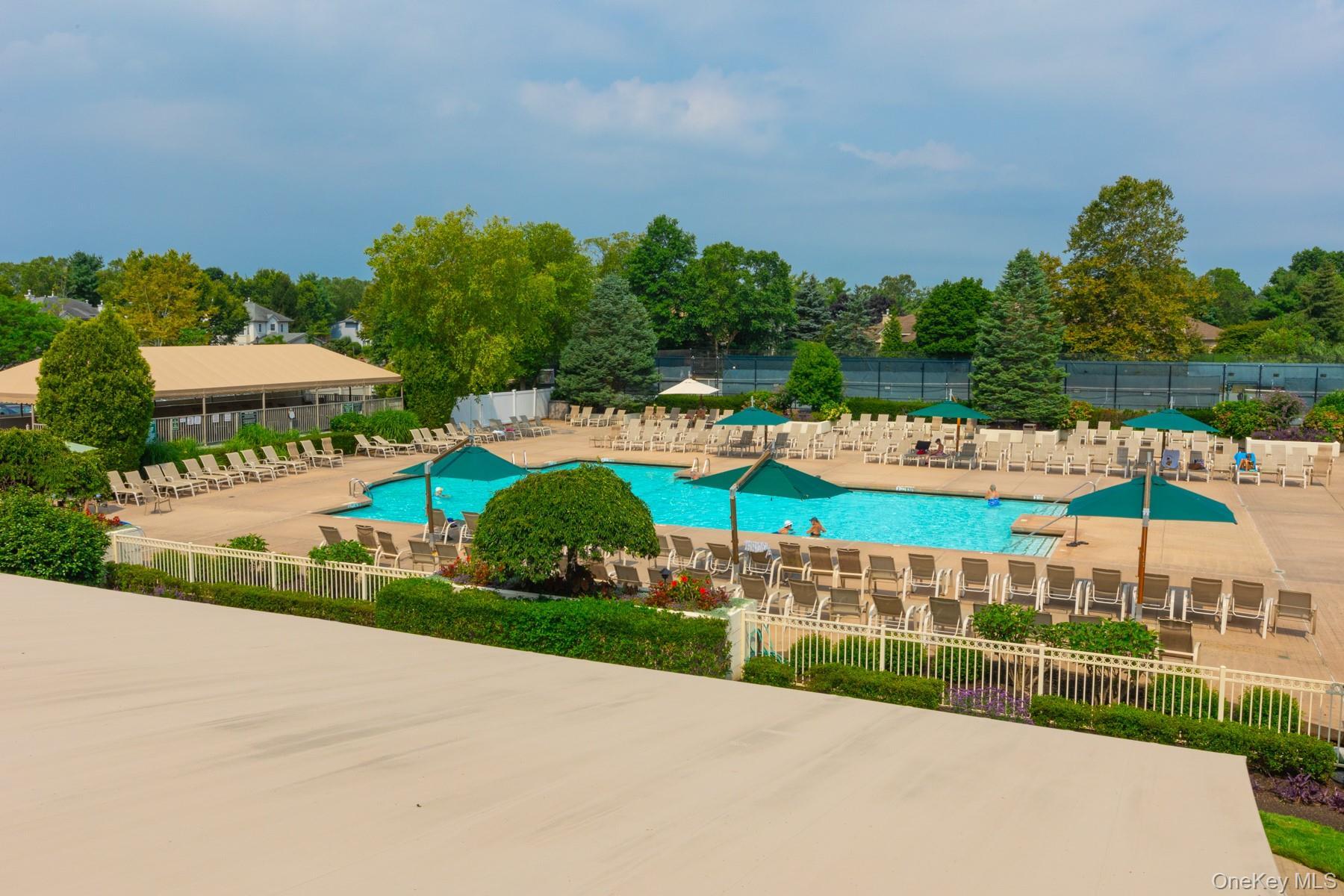 Condo Madeira  Suffolk County, NY 11747, MLS-889597-28