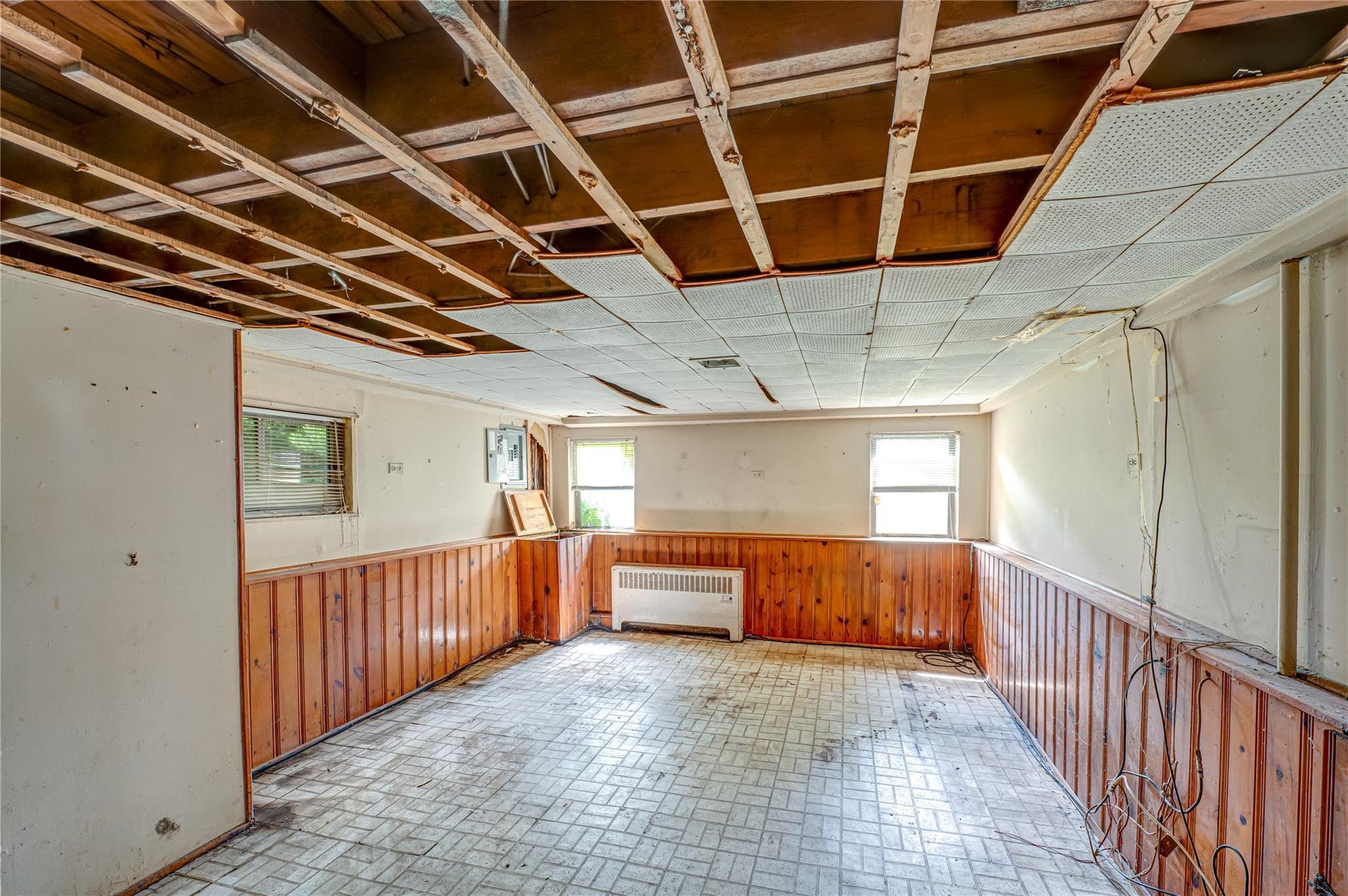 Single Family Peters  Suffolk County, NY 11706, MLS-889601-17