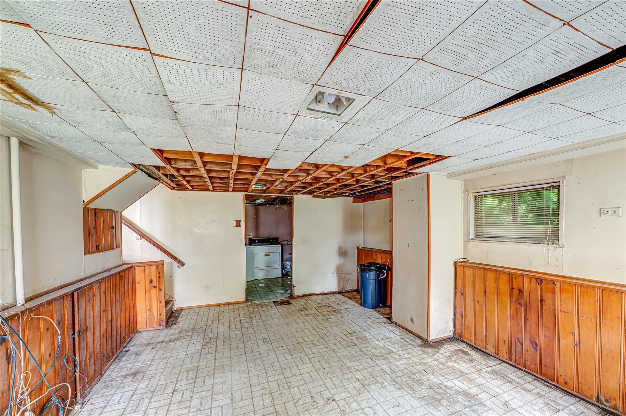 Single Family Peters  Suffolk County, NY 11706, MLS-889601-18