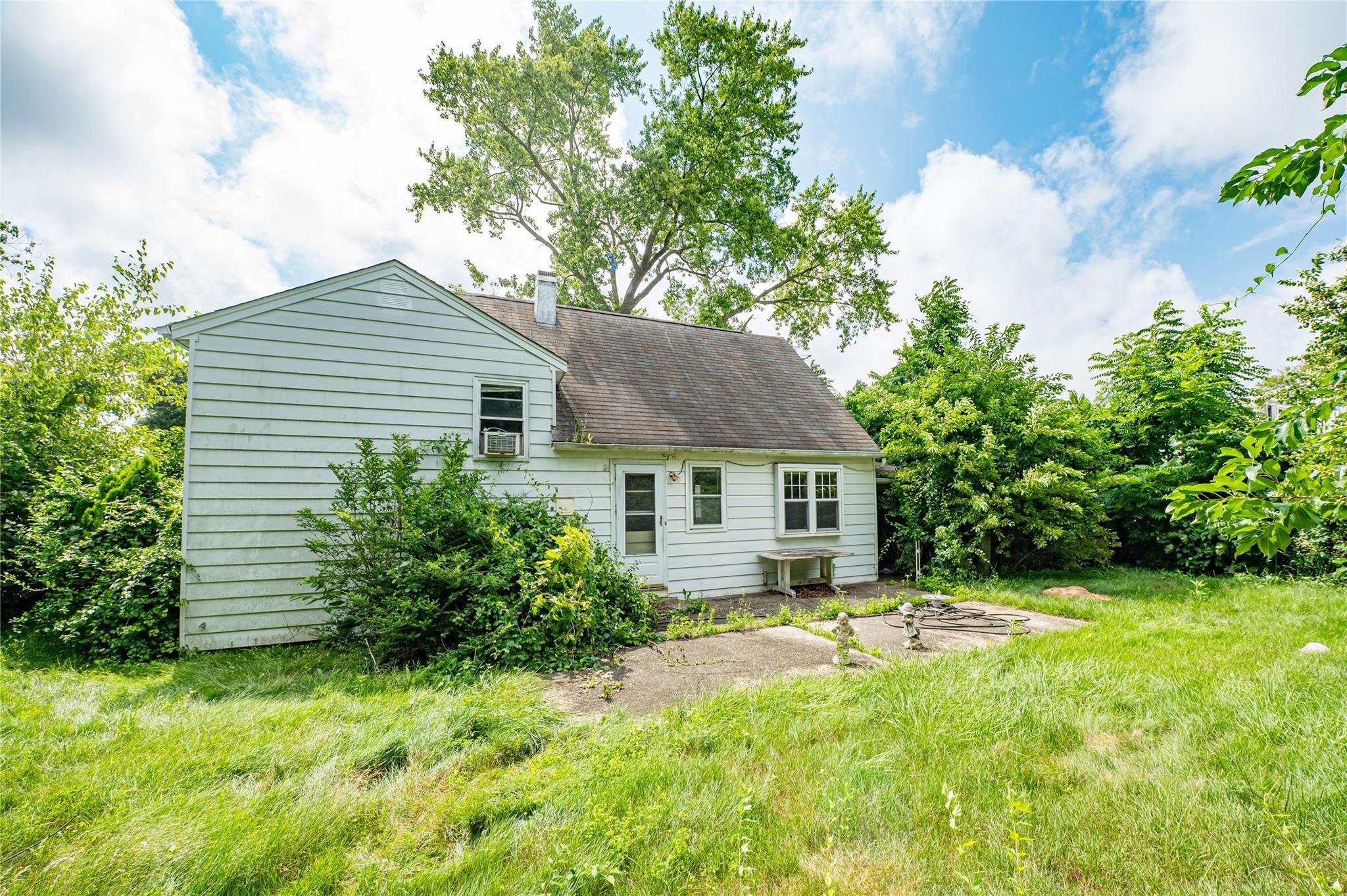 Single Family Peters  Suffolk County, NY 11706, MLS-889601-20