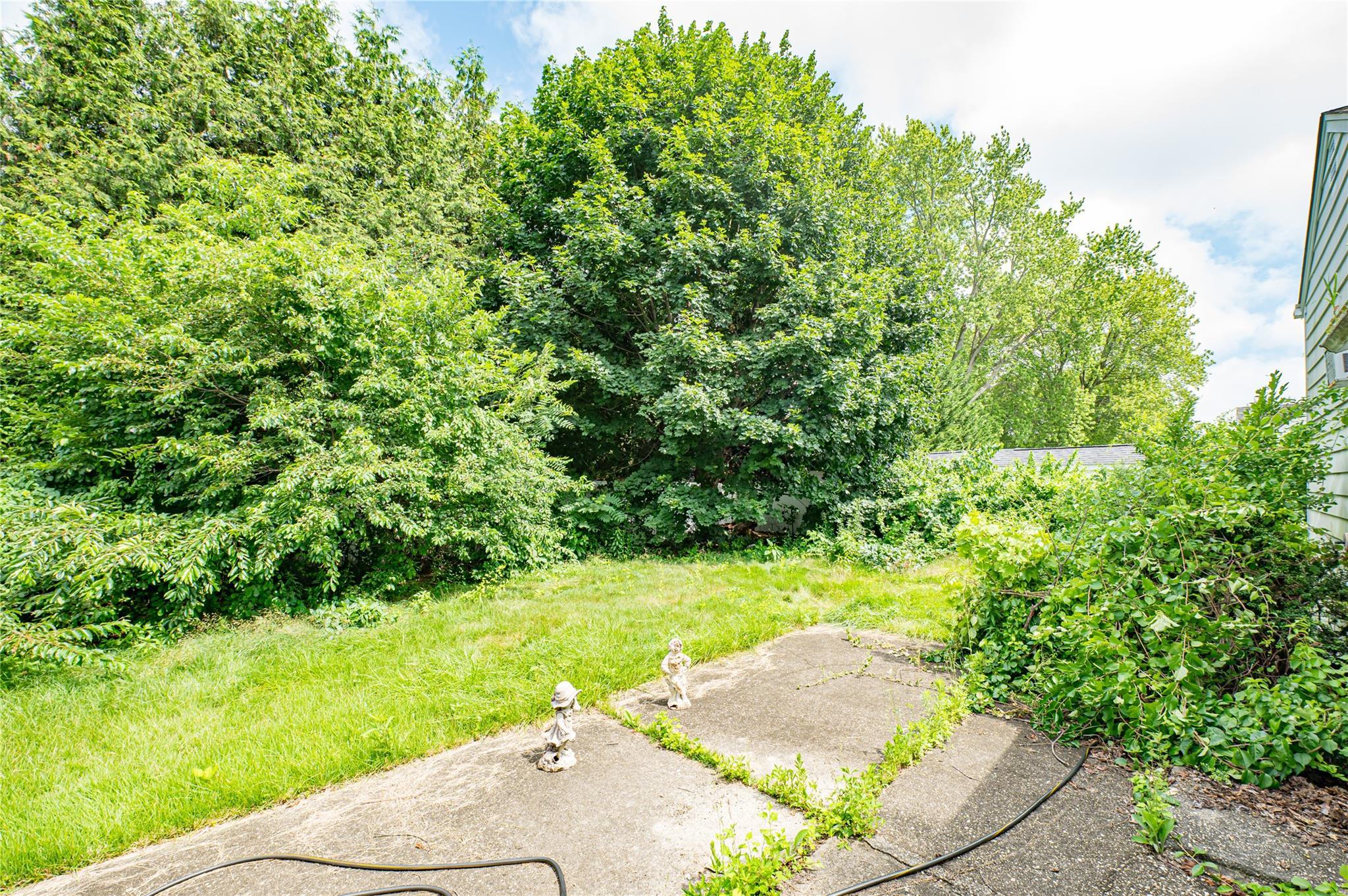 Single Family Peters  Suffolk County, NY 11706, MLS-889601-21