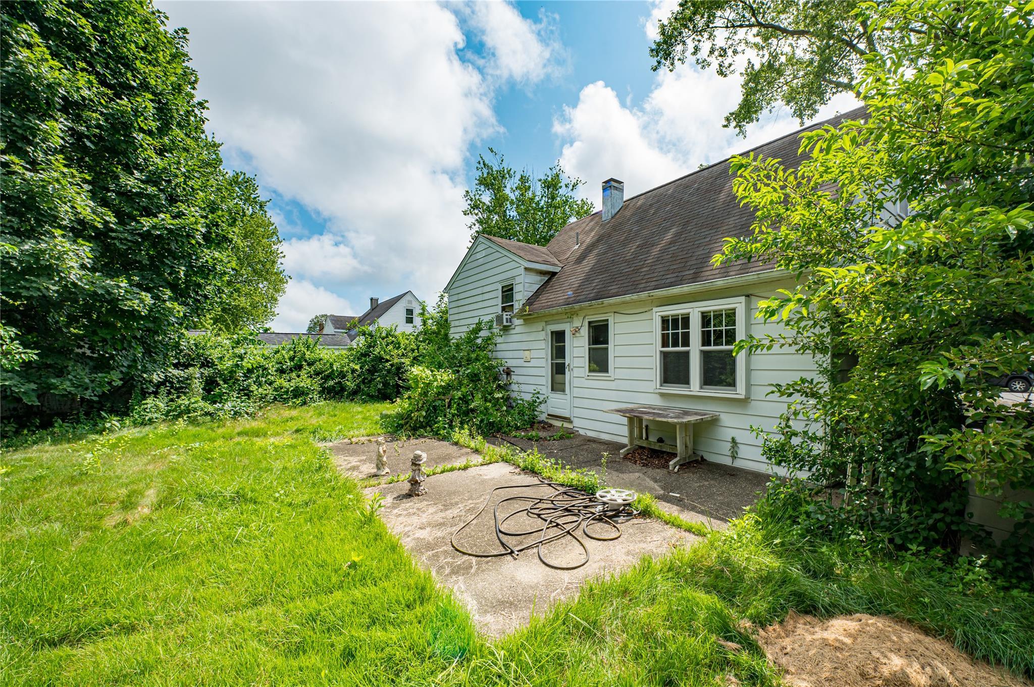 Single Family Peters  Suffolk County, NY 11706, MLS-889601-22