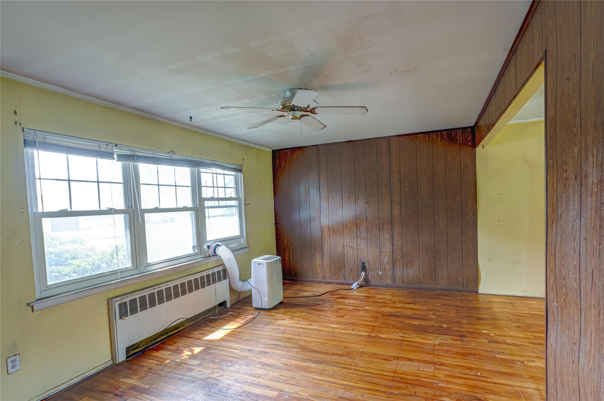 Single Family Peters  Suffolk County, NY 11706, MLS-889601-4